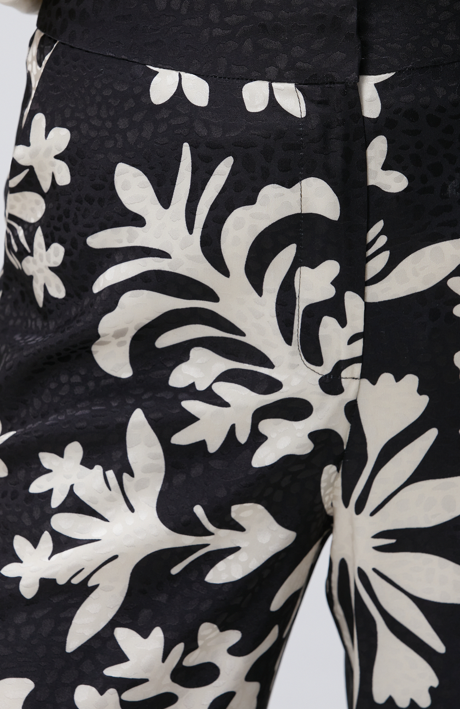 Siyah Bej Desenli Pantolon