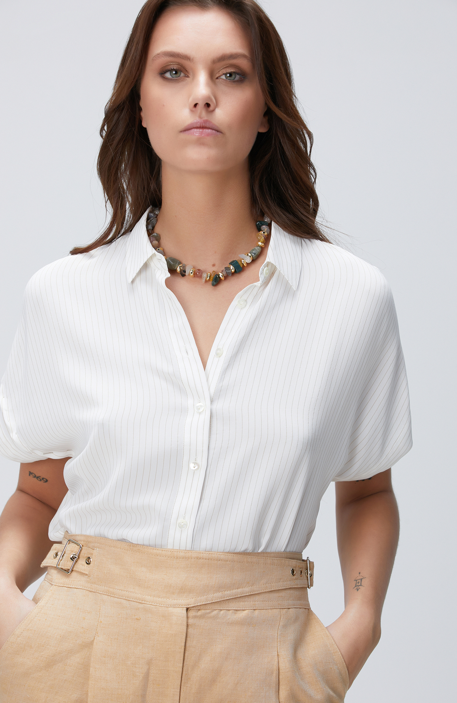 Kırık Beyaz Çizgili Gömlek