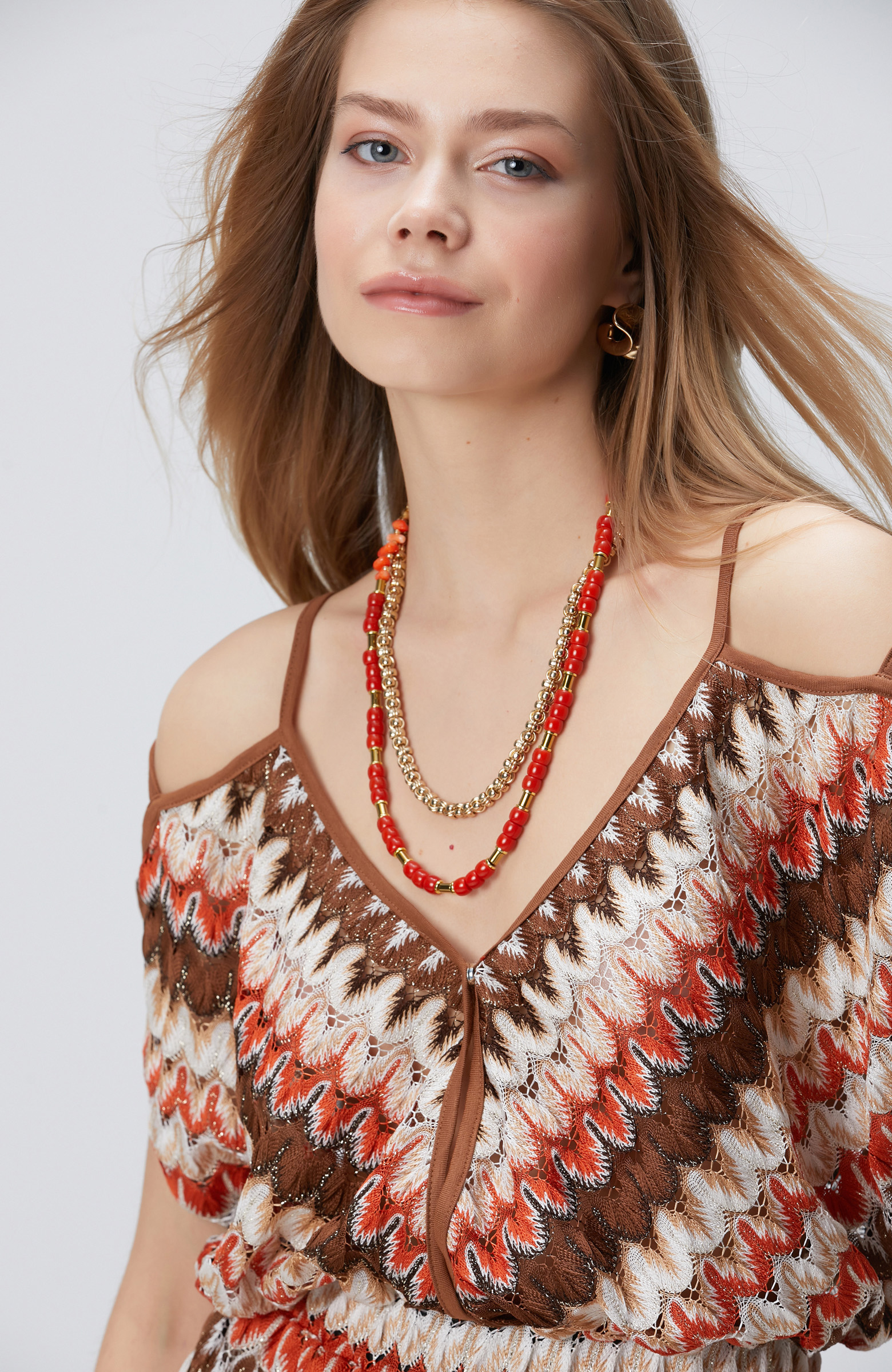 Kırık Beyaz Kahverengi Plaj Tulumu