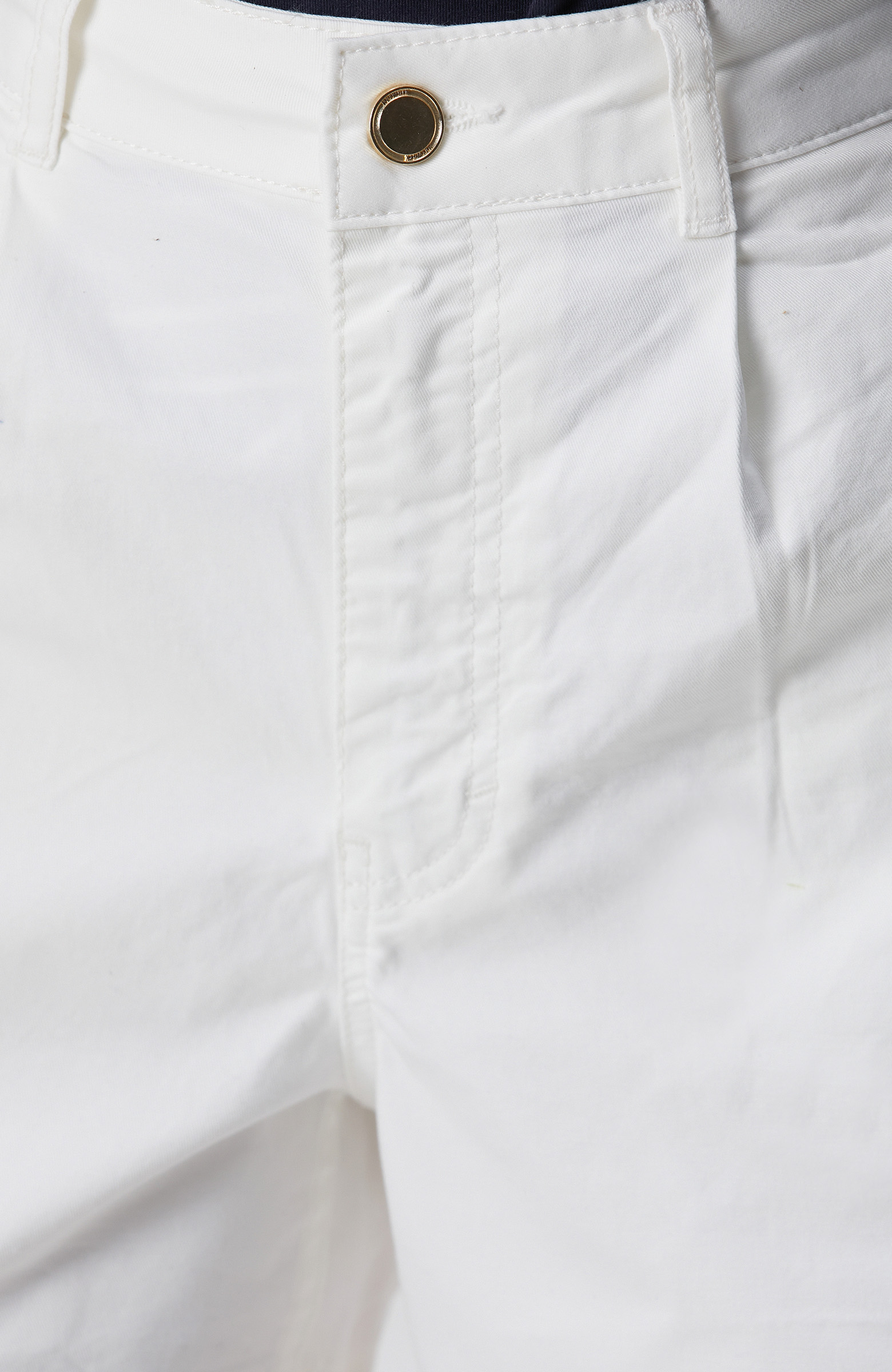 Kırık Beyaz Kısa Denim Şort