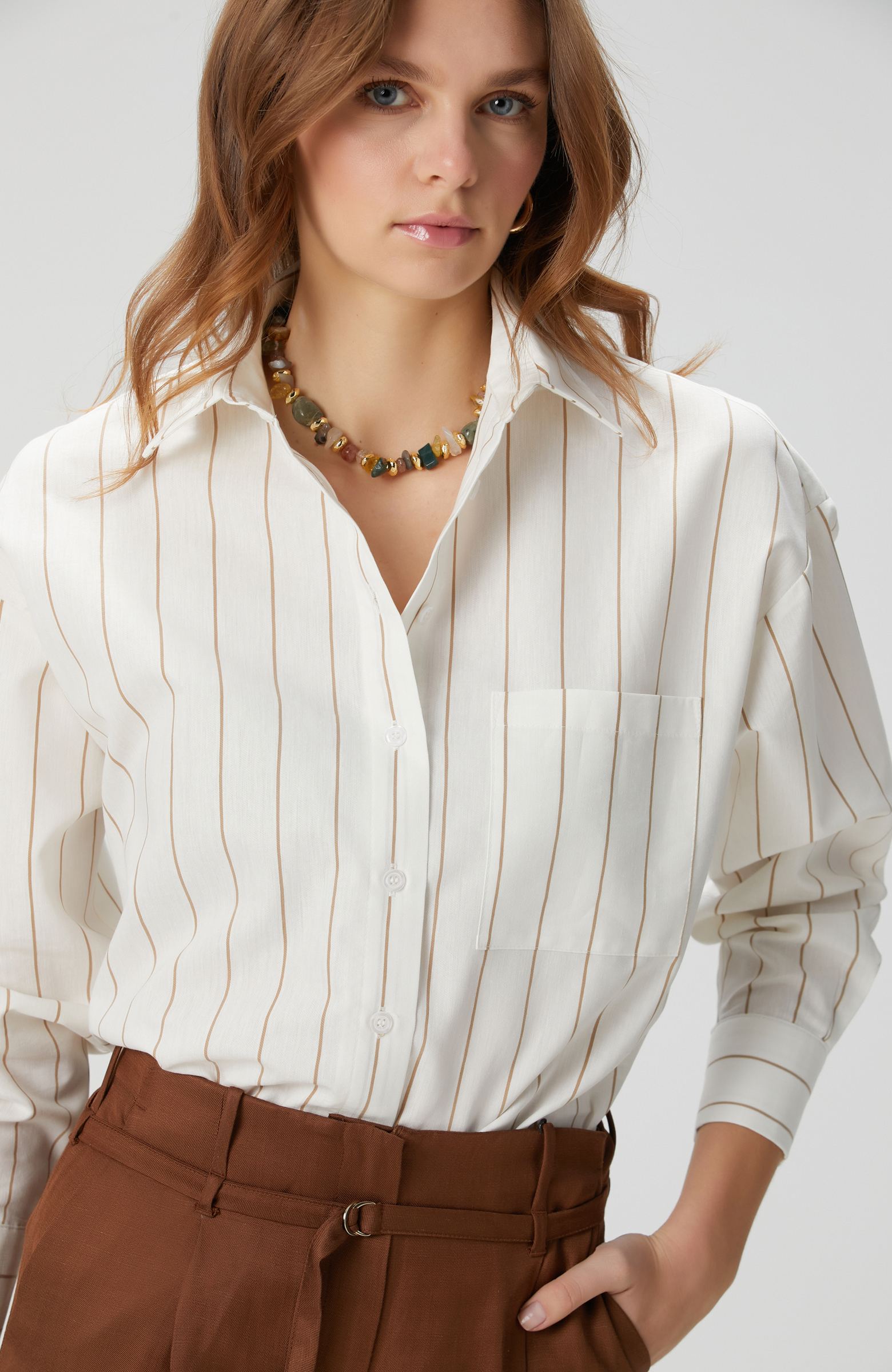 Bej Çizgili Keten Karışımlı Gömlek