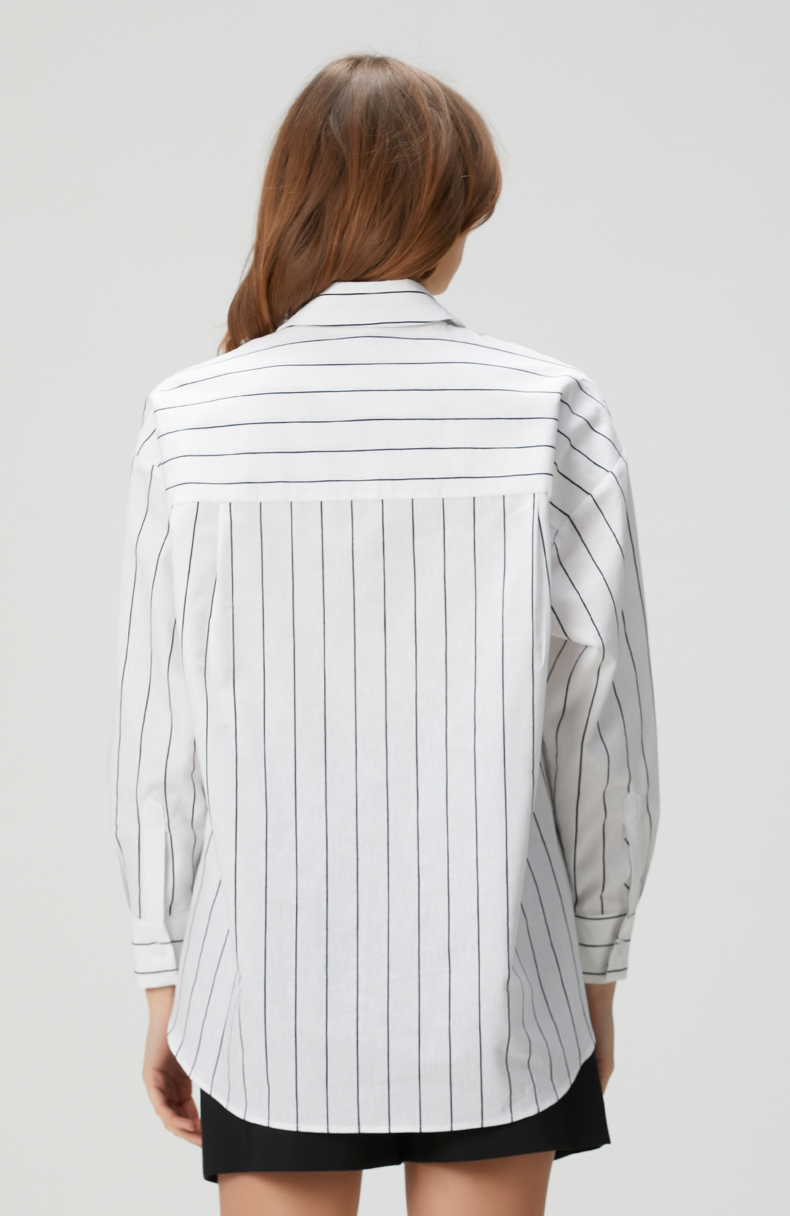 Beyaz Siyah Çizgili Keten Karışımlı Gömlek