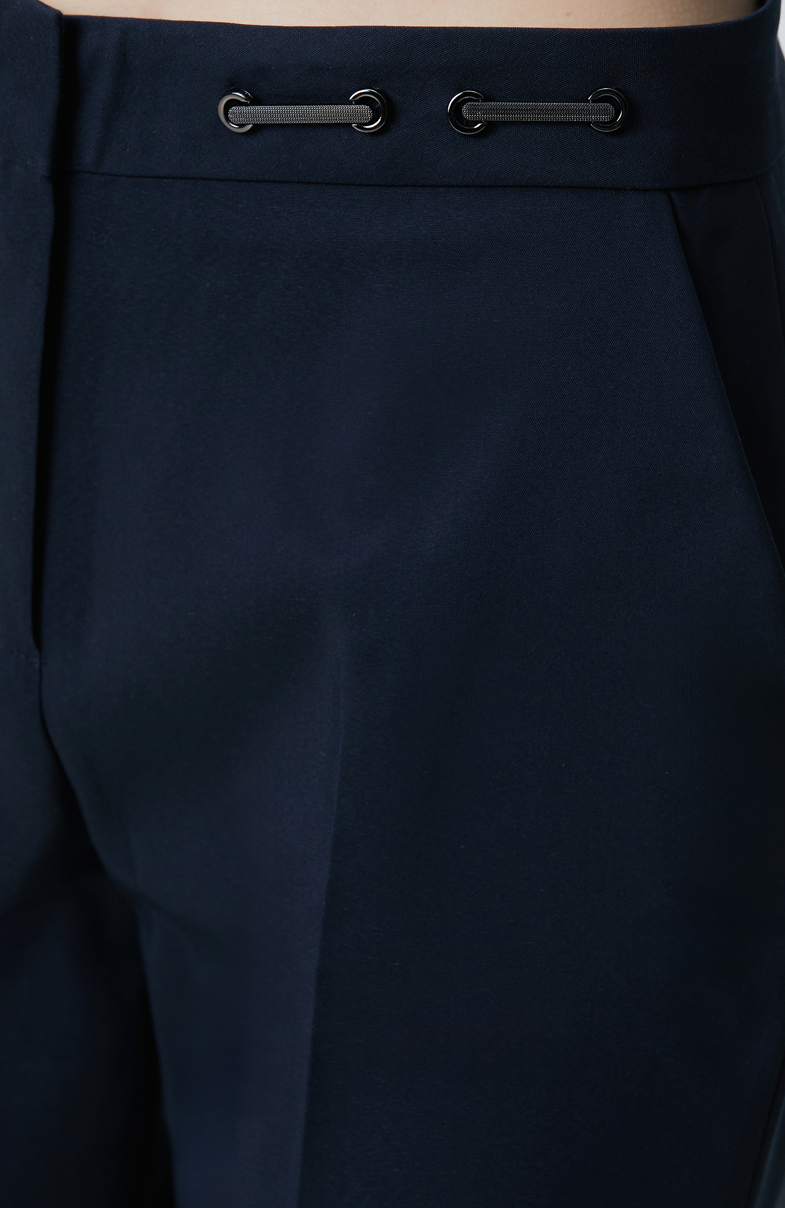 Lacivert Basic Dar Paça Beli Metal Aksesuarlı Pantolon