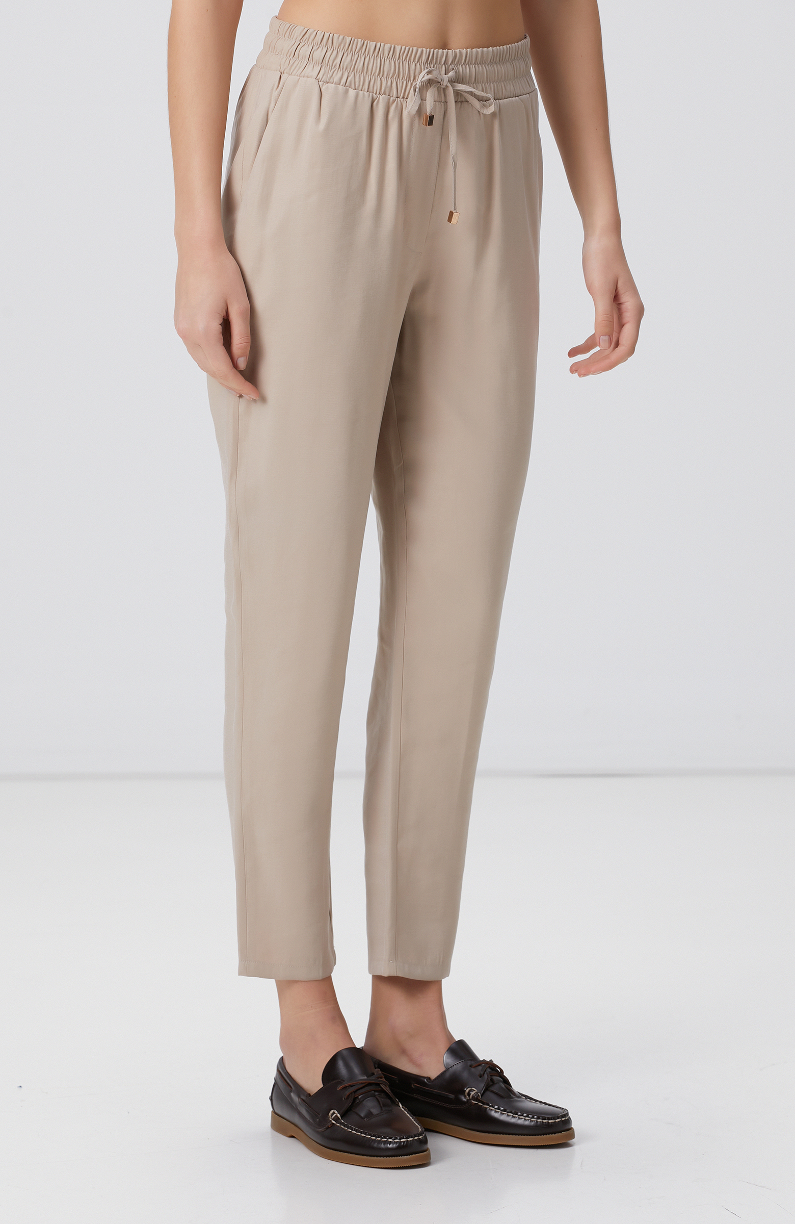 Bej Diyagonal Desenli Pantolon