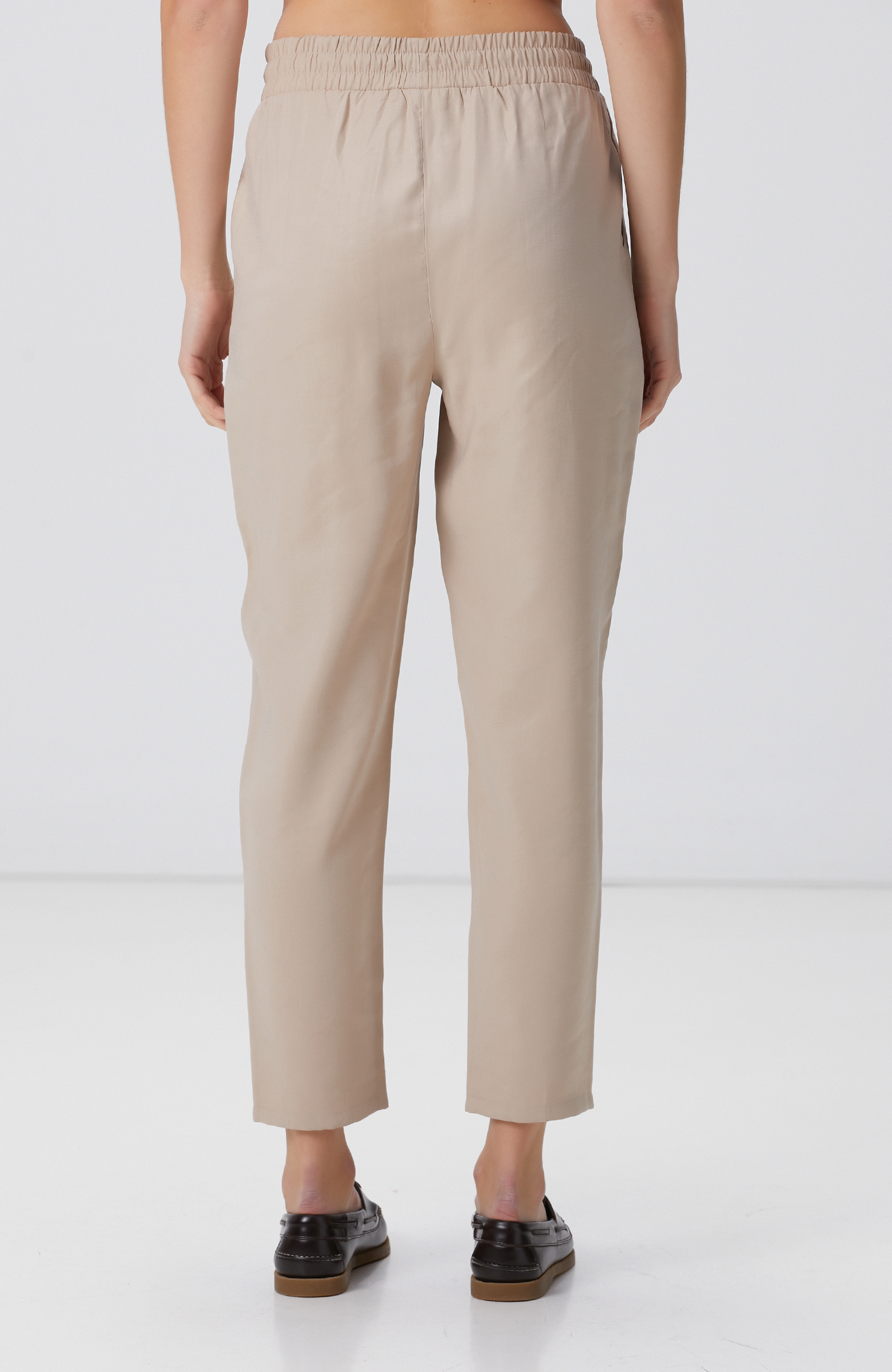 Bej Diyagonal Desenli Pantolon