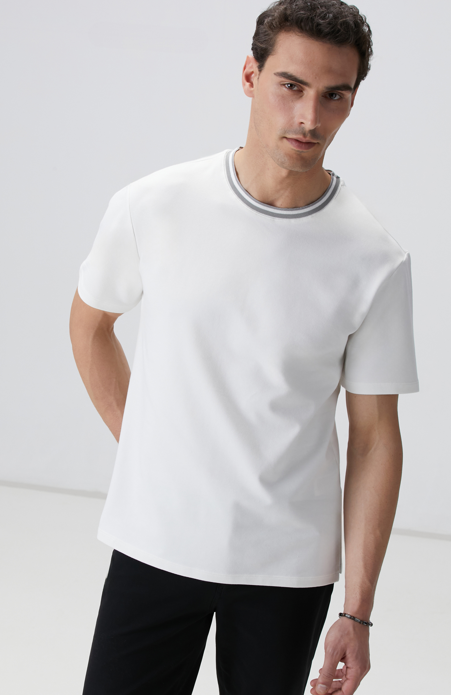 Kırık Beyaz T-shirt