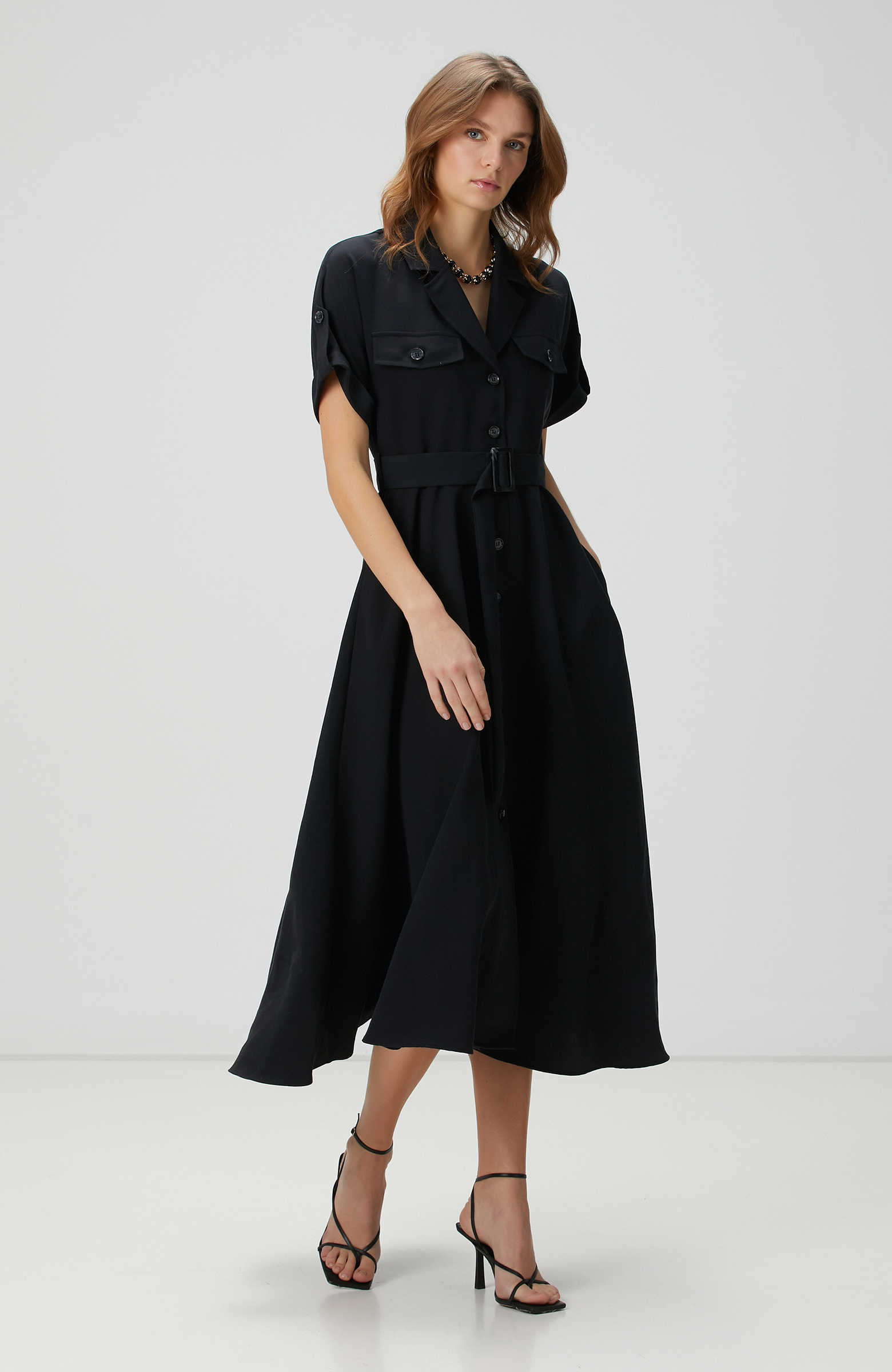 Siyah Diyagonal Desenli Midi Elbise