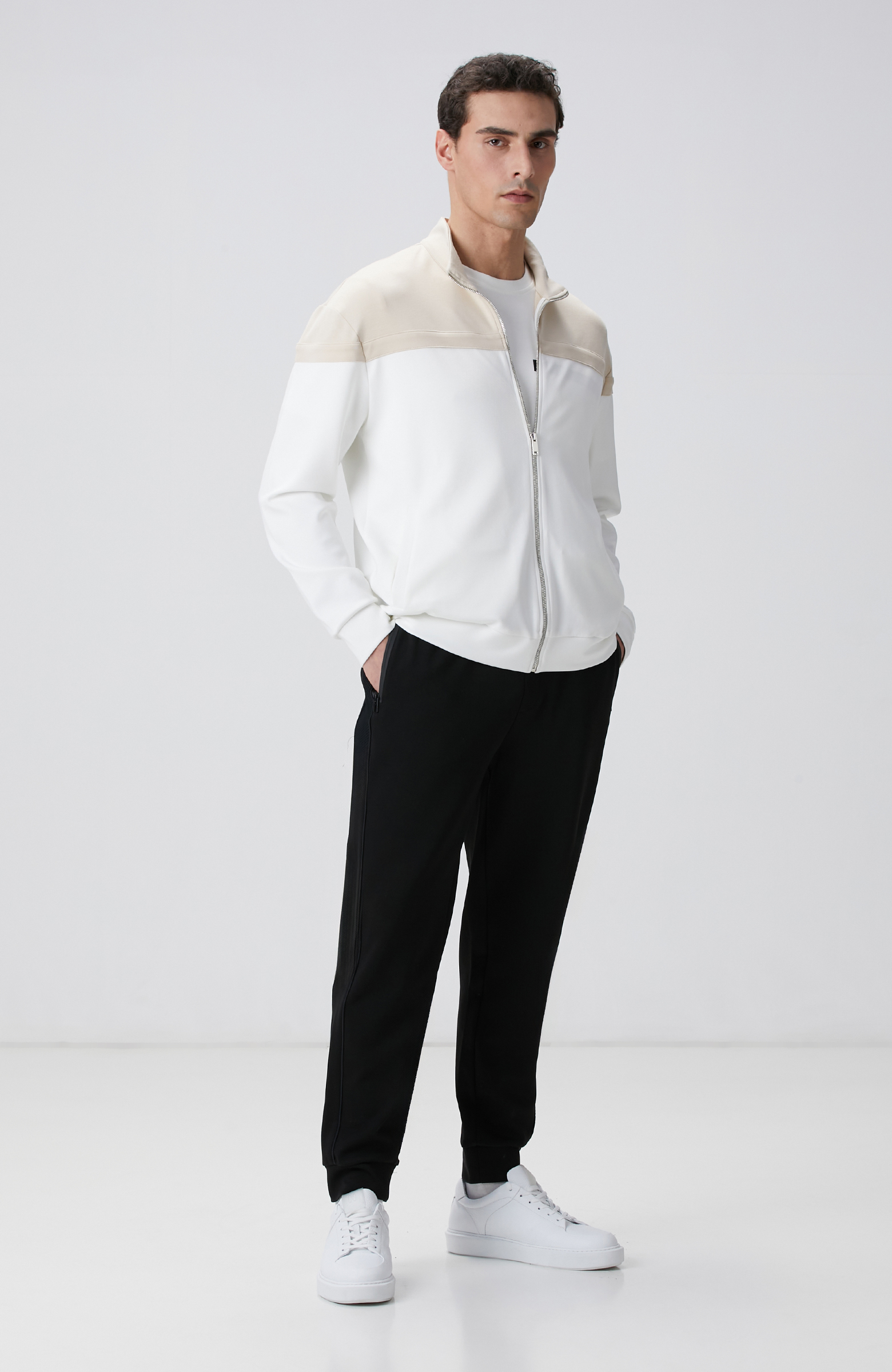 Kırık Beyaz Bej Sweatshirt