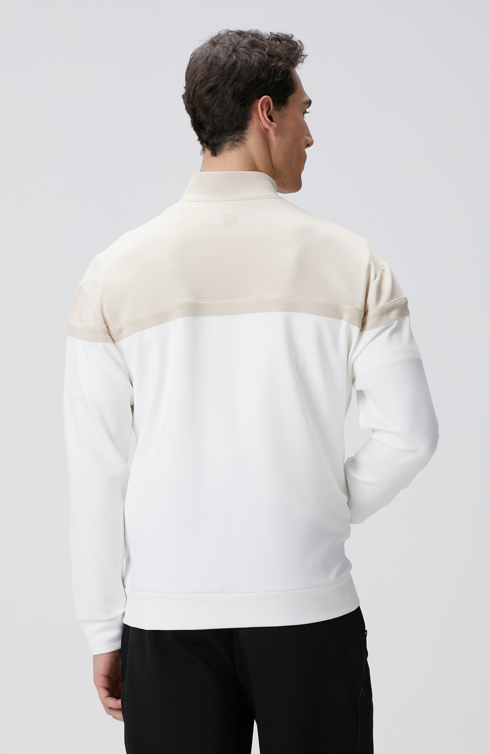 Kırık Beyaz Bej Sweatshirt