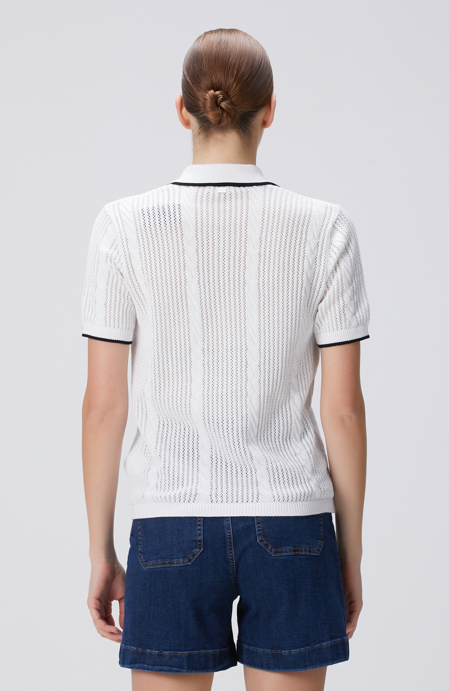 Beyaz Delikli Örgü Triko Gömlek