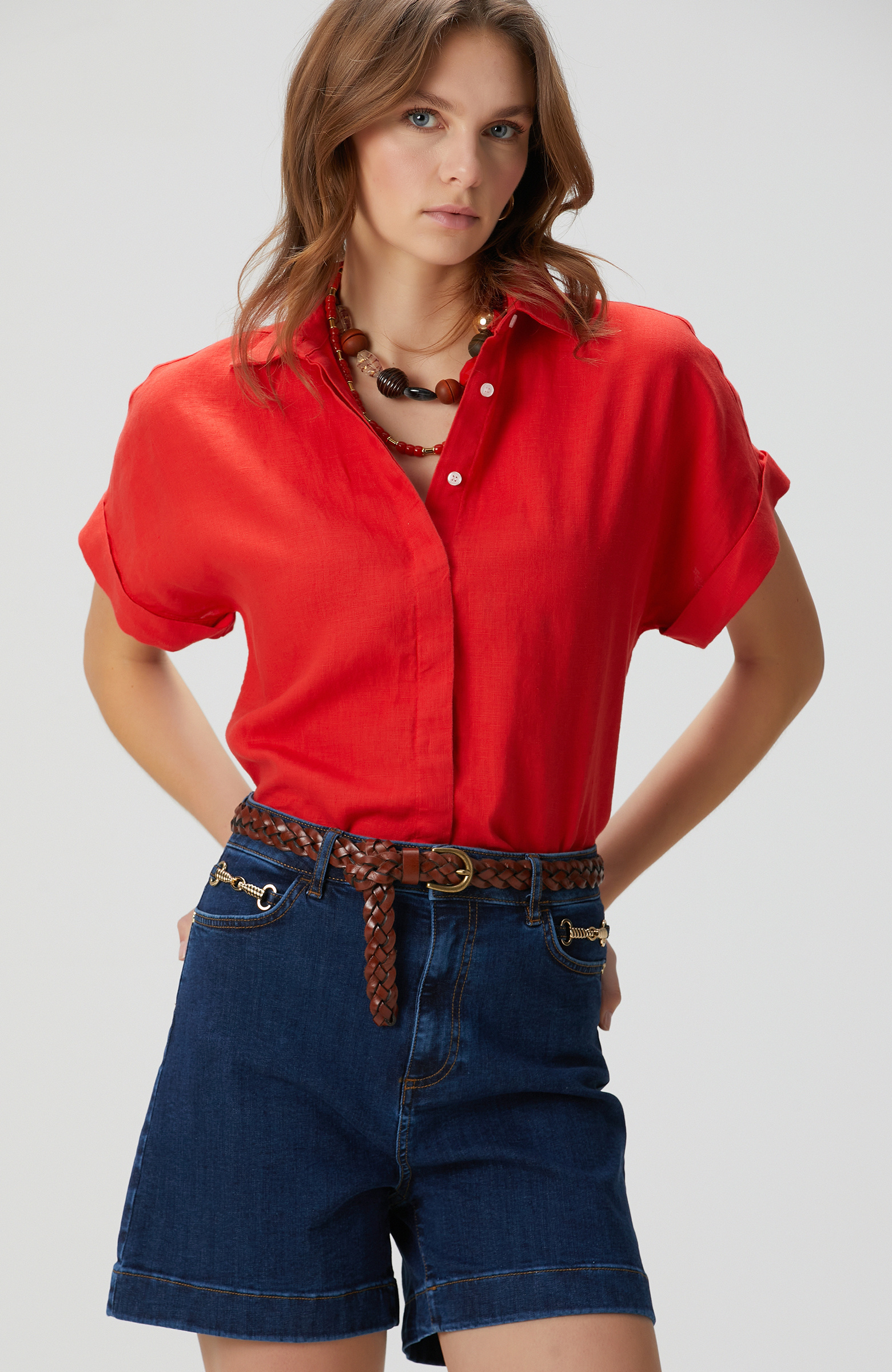 Kırmızı Keten Gömlek