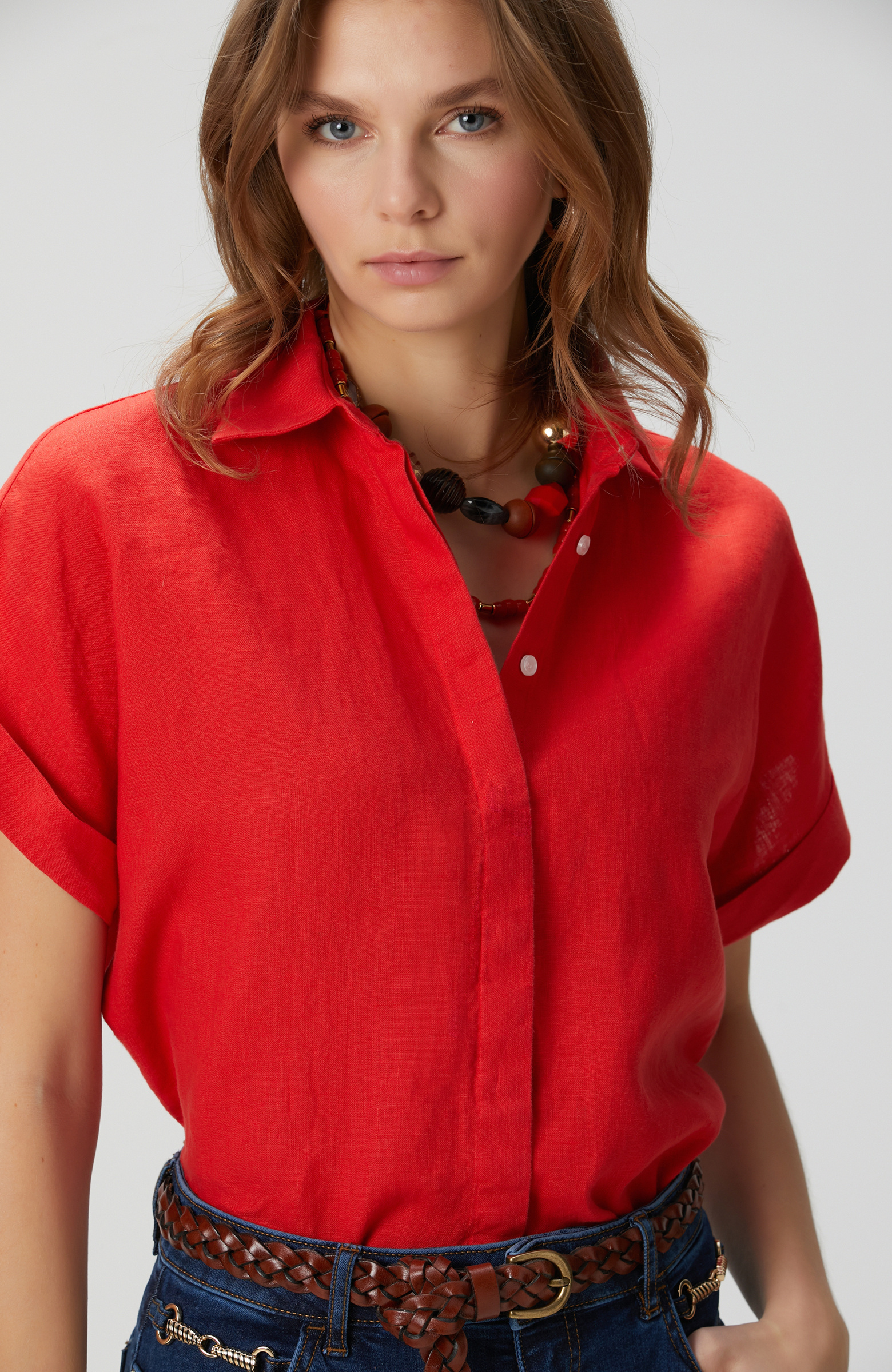 Kırmızı Keten Gömlek