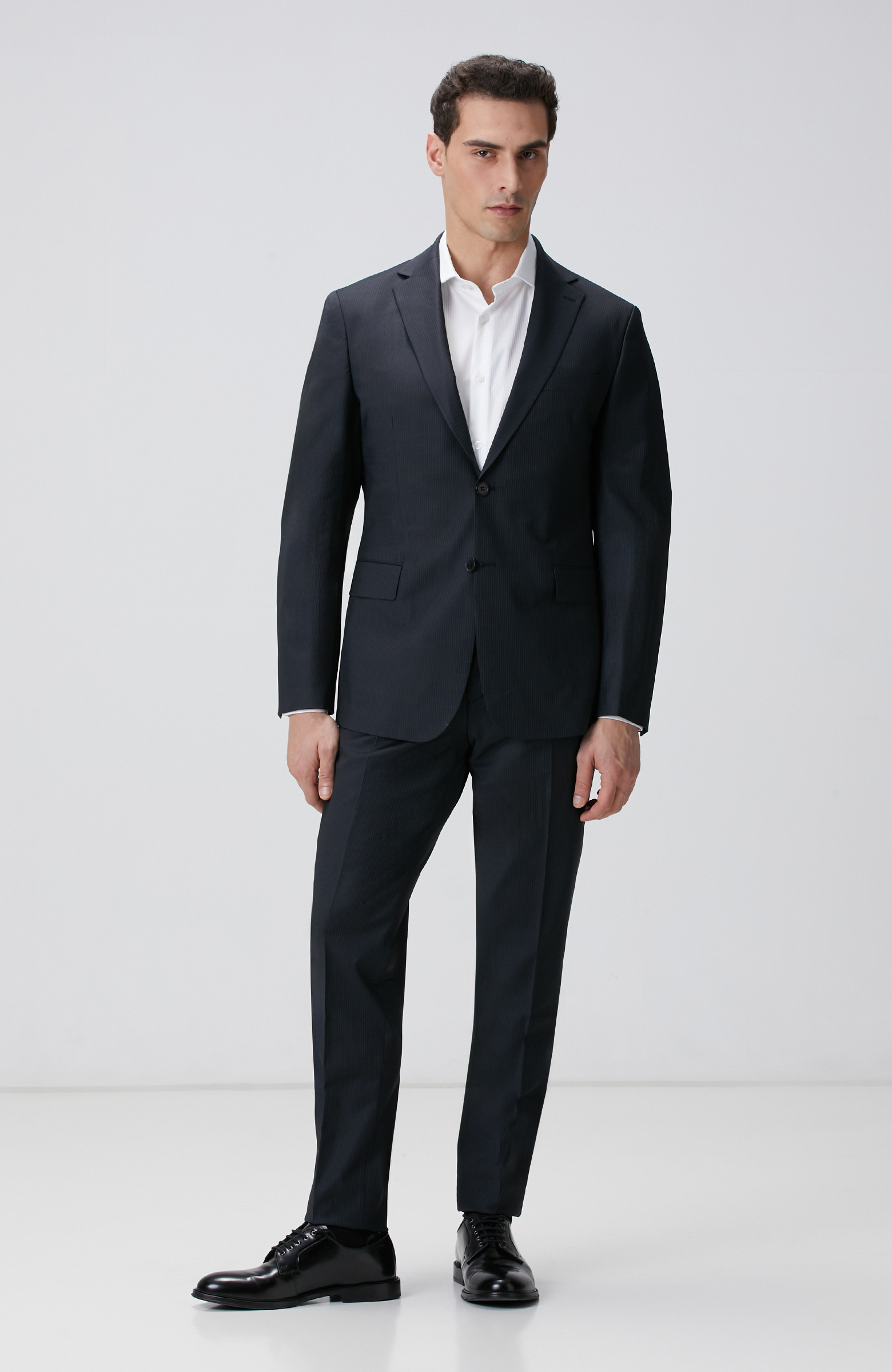 Siyah Çizgi Desenli Yün Karışımlı Takım Elbise