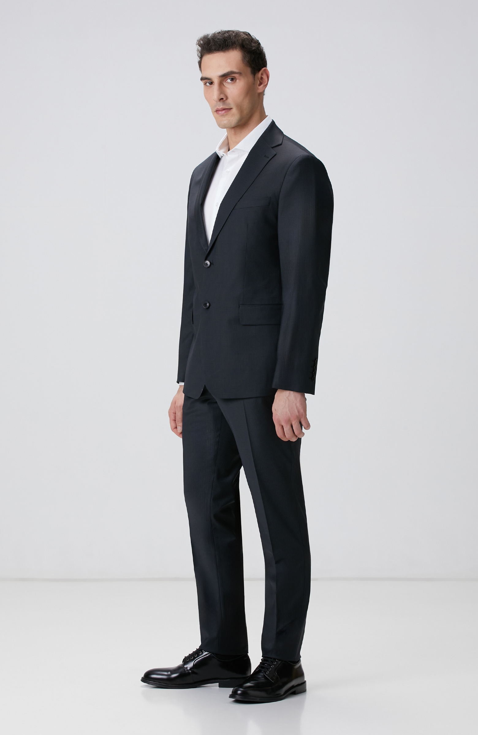 Siyah Çizgi Desenli Yün Karışımlı Takım Elbise