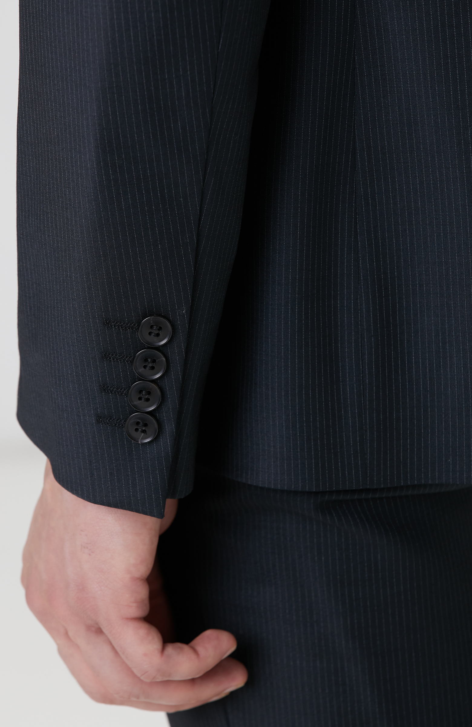 Siyah Çizgi Desenli Yün Karışımlı Takım Elbise