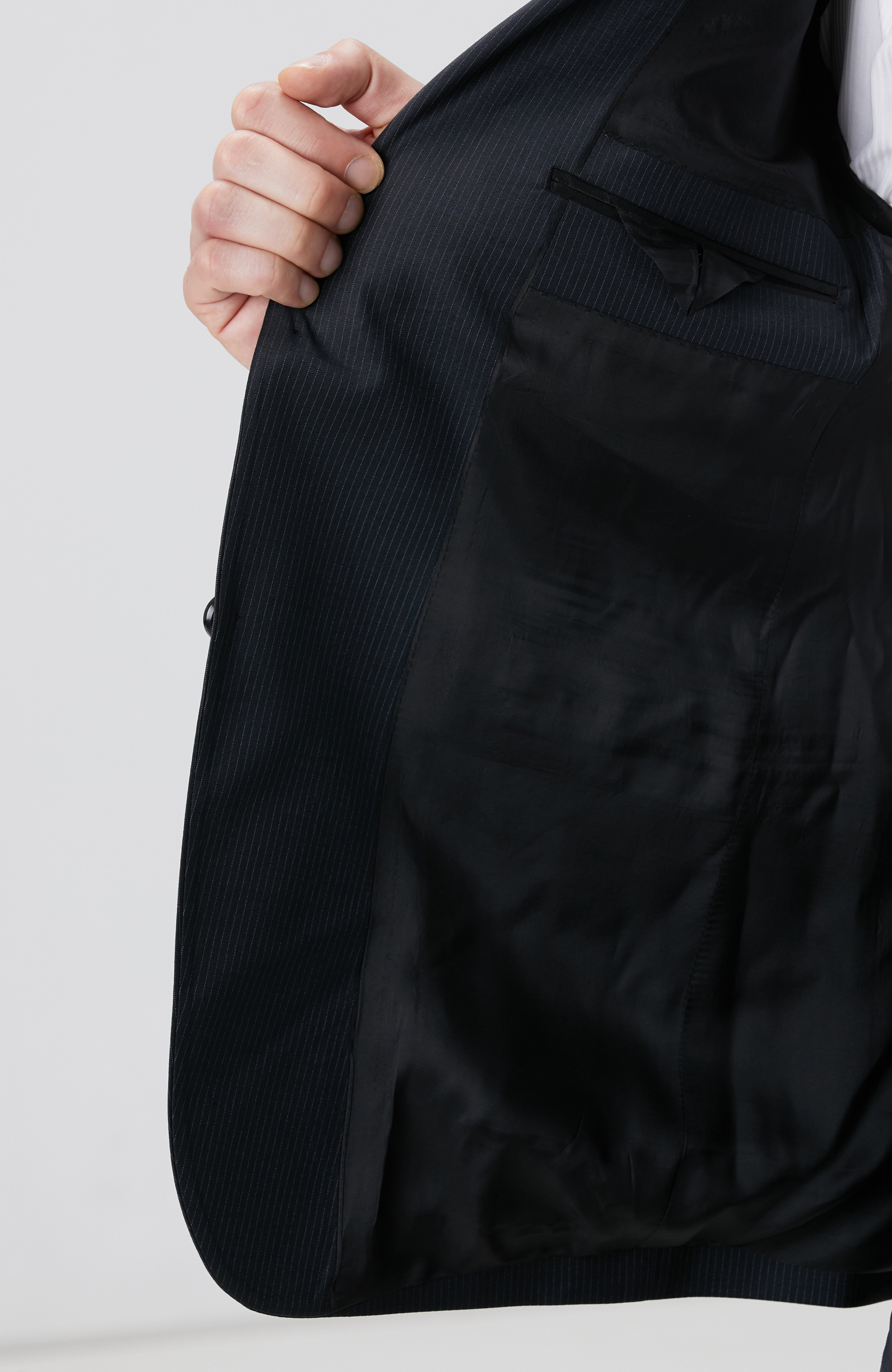 Siyah Çizgi Desenli Yün Karışımlı Takım Elbise