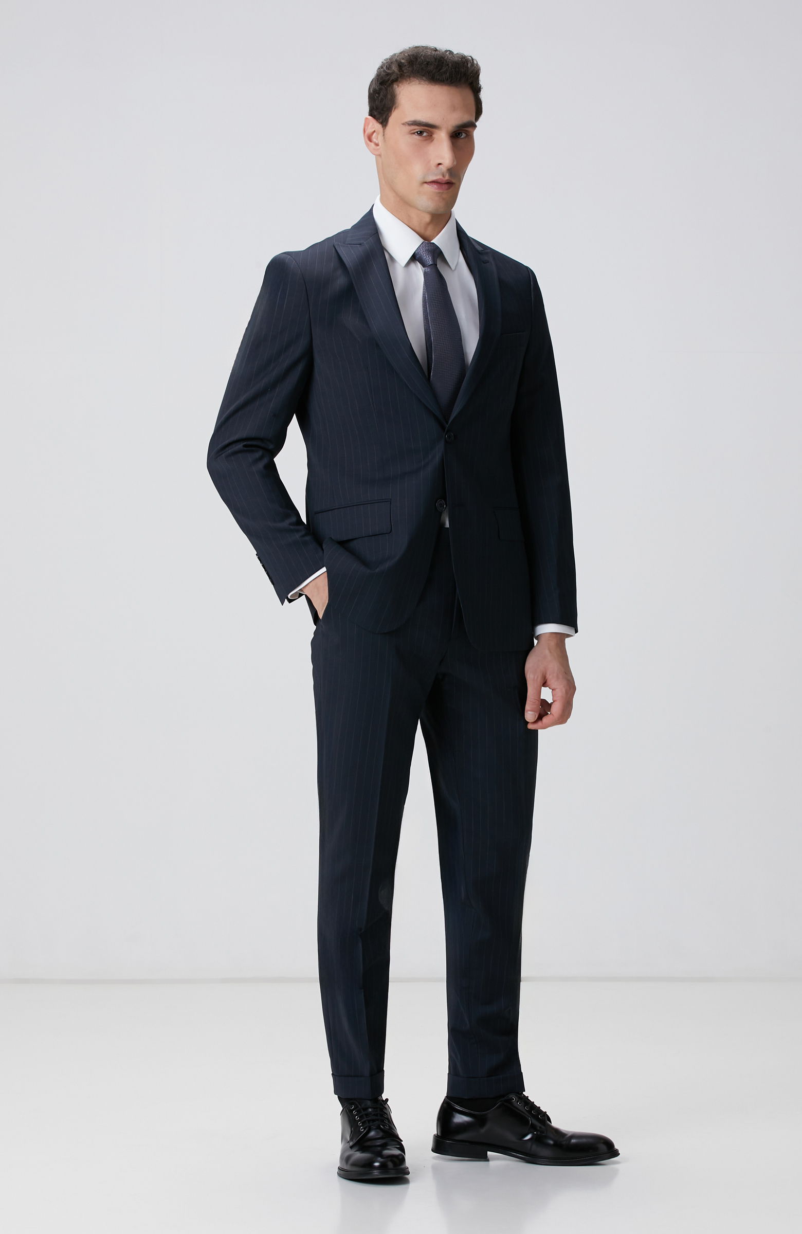 Lacivert Çizgi Desenli Yün Karışımlı Takım Elbise