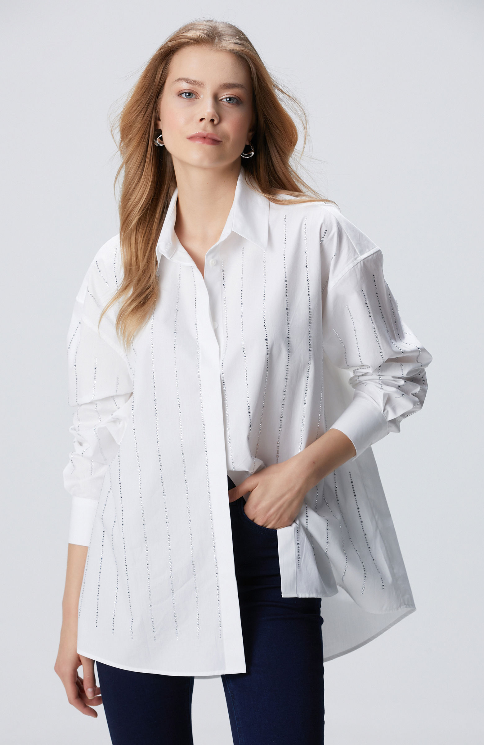 Beyaz Taş Baskılı Gömlek