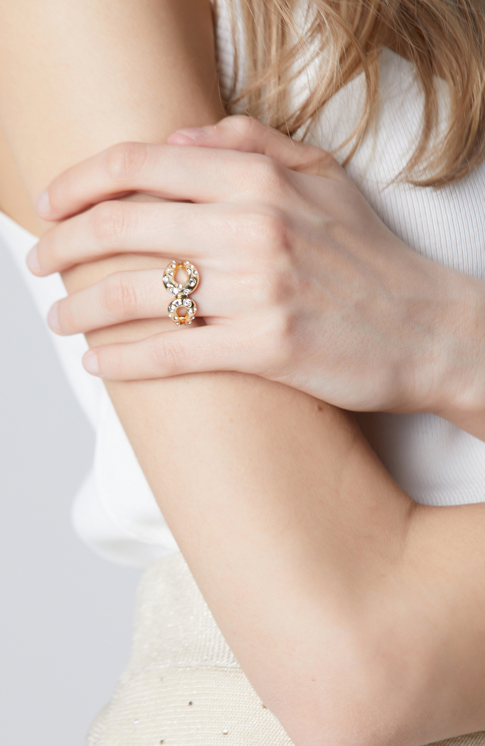 Gold Taşlı Kadın Yüzük