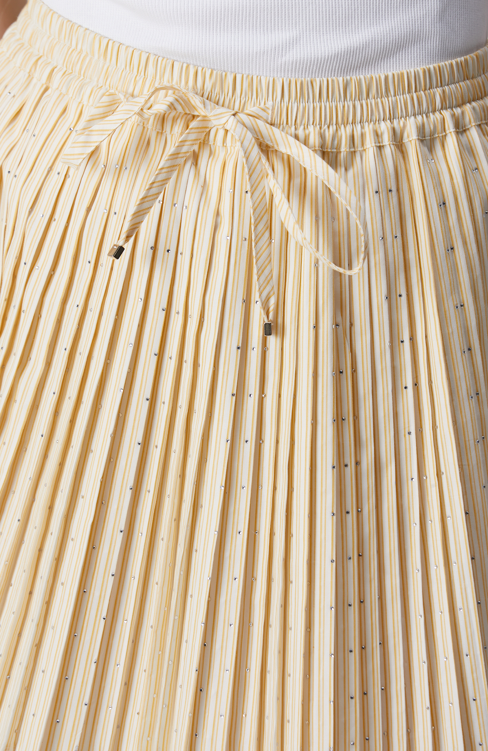 Sarı Beyaz Taşlı Piliseli Mini Etek