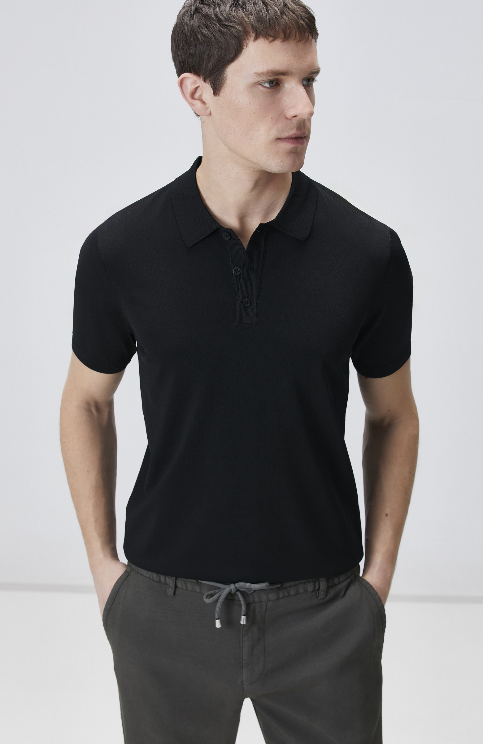 Siyah Polo Yaka Kısa Kol Rayon Kazak