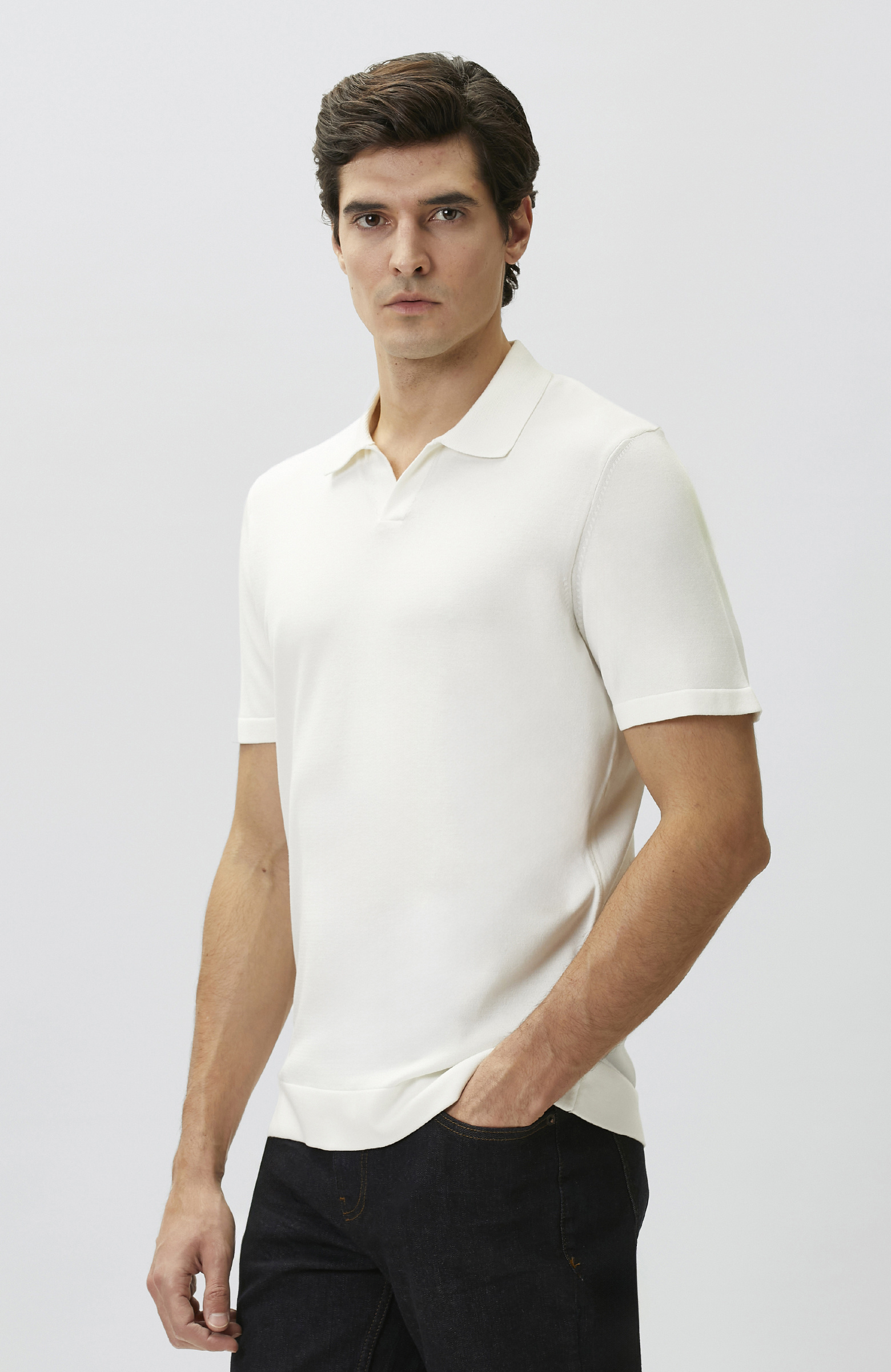 Kırık Beyaz Apaj Yaka Kısa Kol Basic Kazak