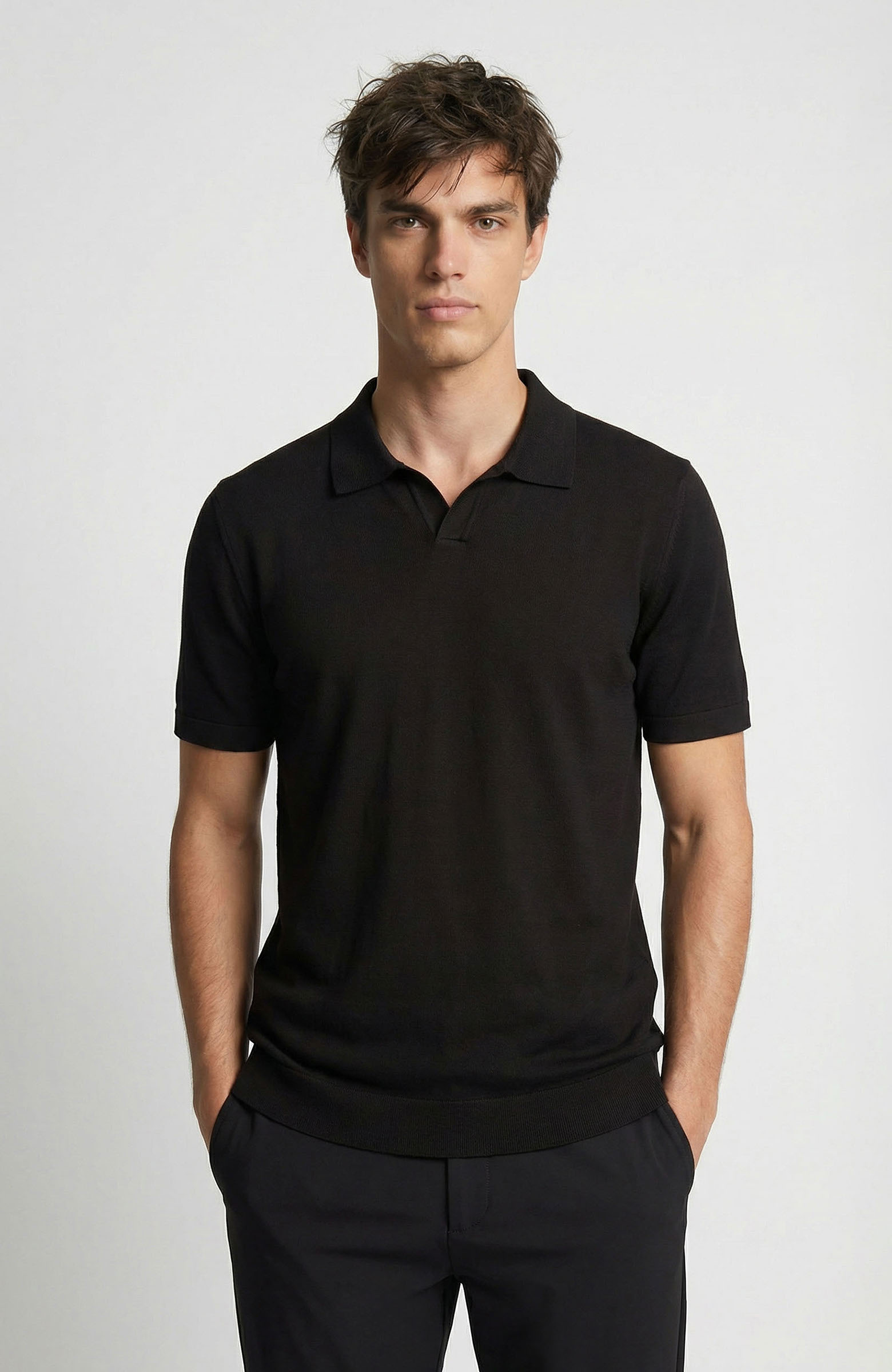 Siyah Apaş Yaka Basic Kısa Kol Kazak