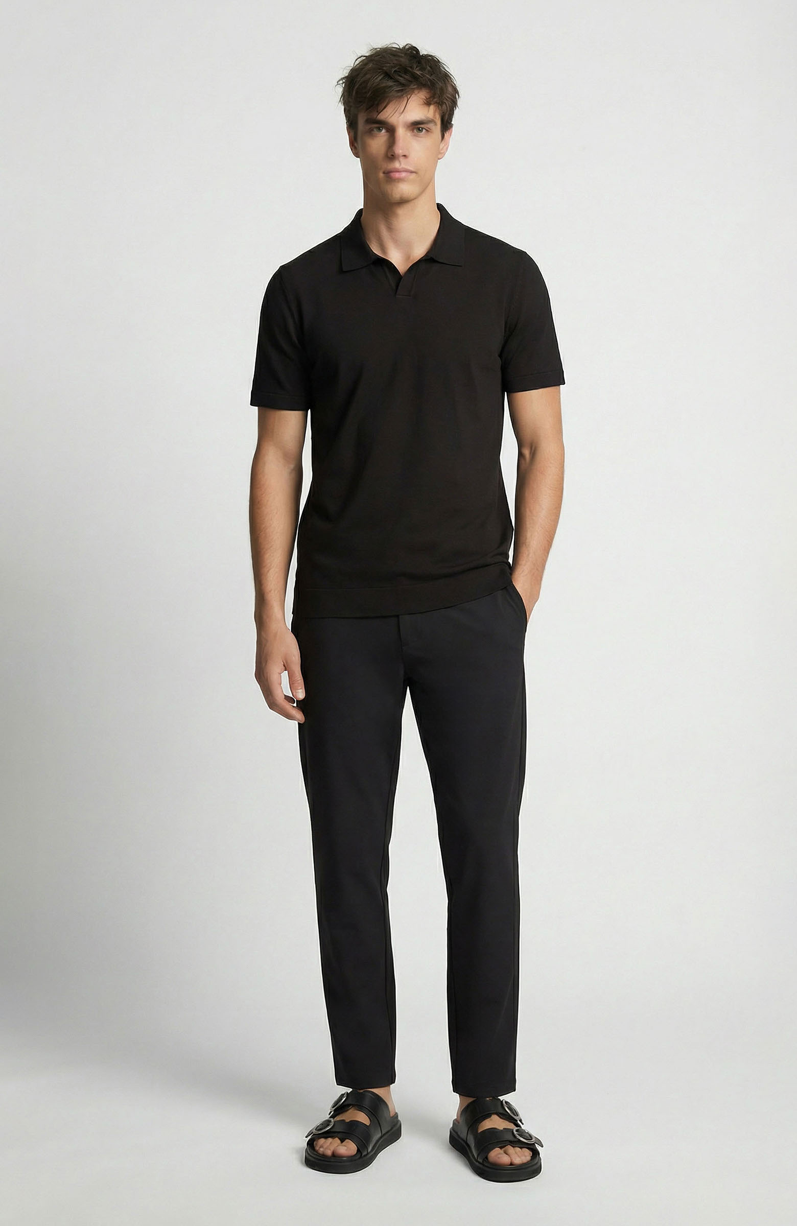 Siyah Apaş Yaka Basic Kısa Kol Kazak