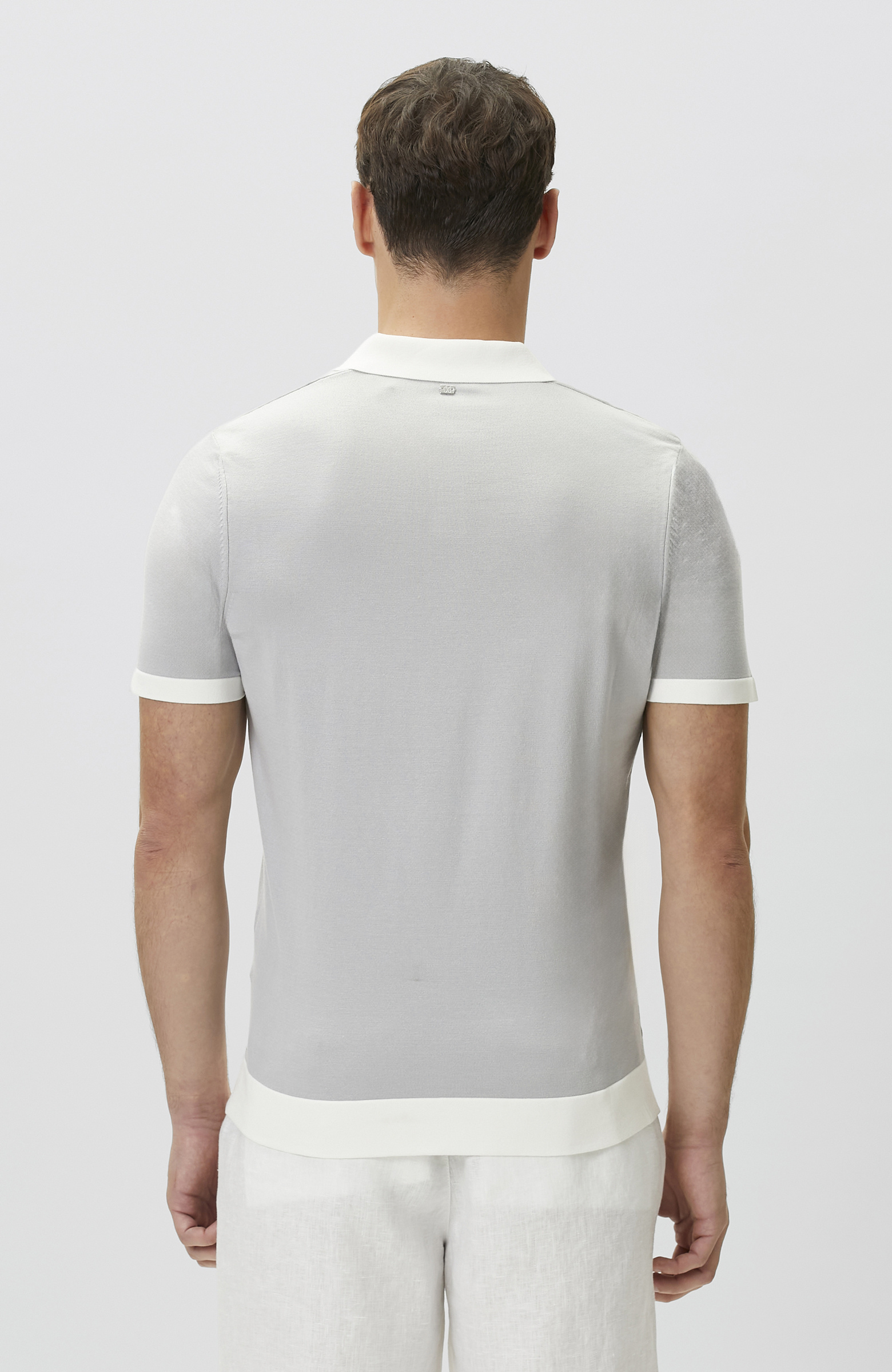 Gri Apaş Yaka Kontrast Renk Detaylı Kazak