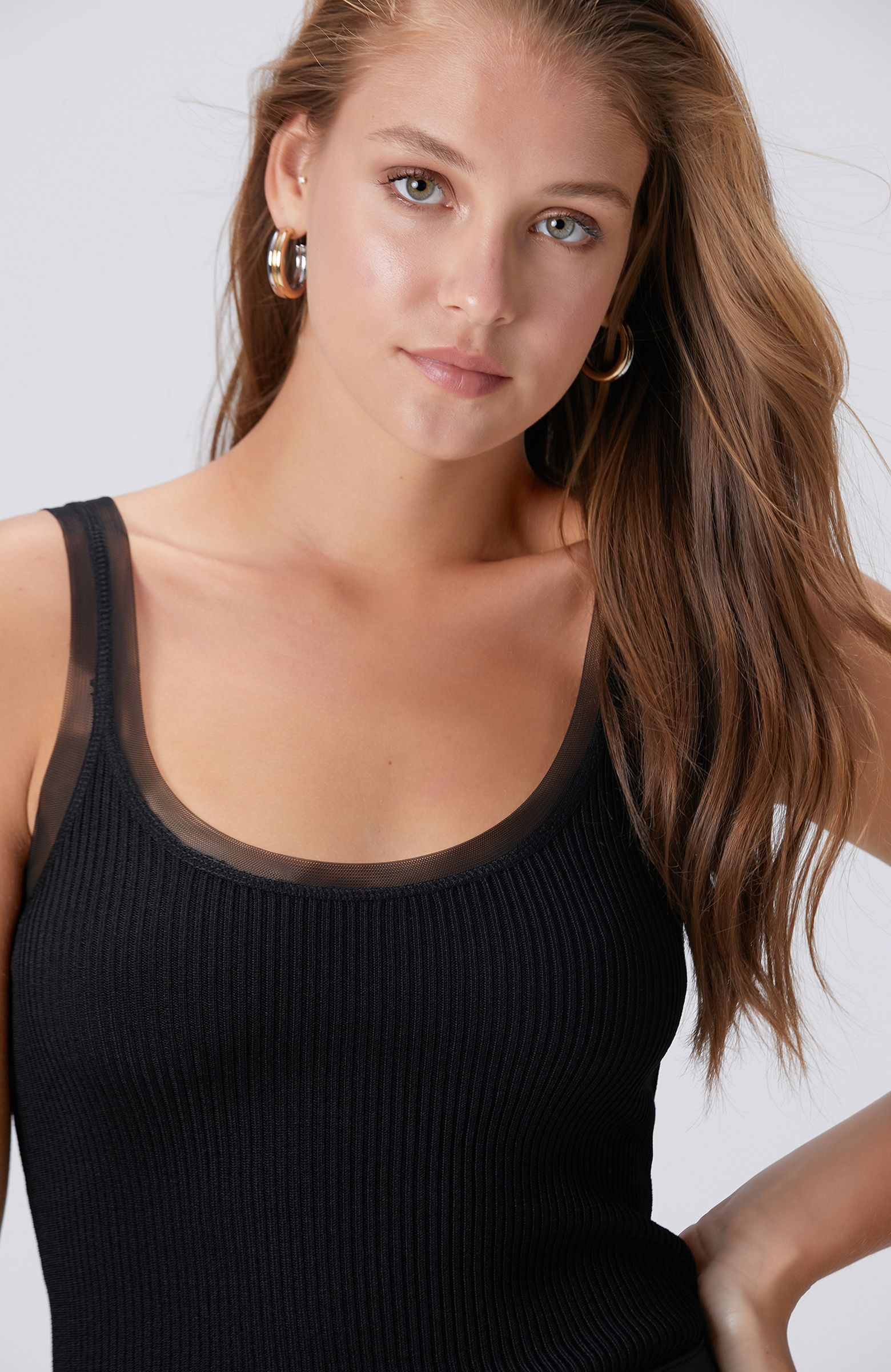 Siyah Tül Garni Detaylı Triko Atlet