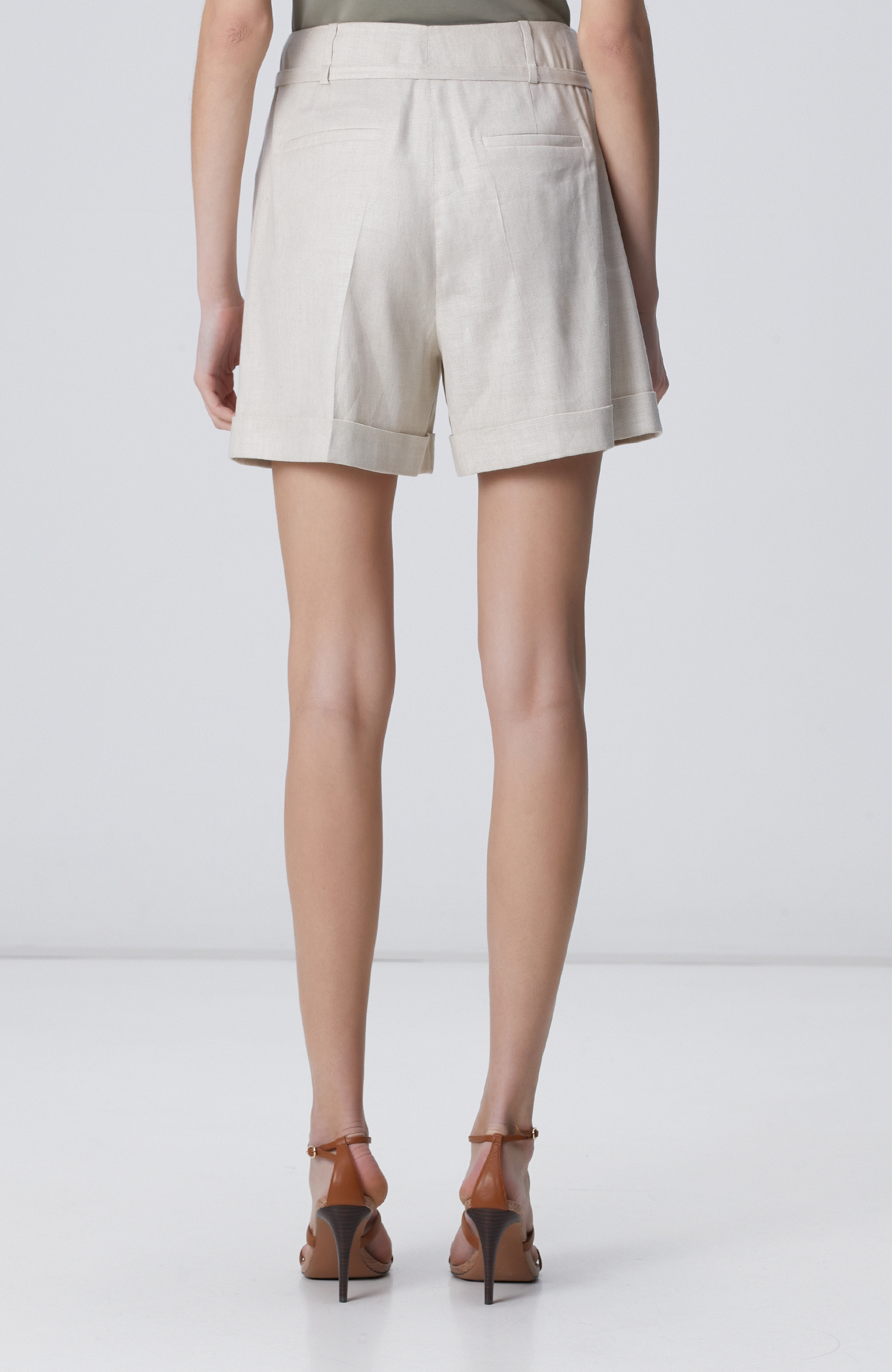 Bej Melanj Kumaş Kemerli Şort