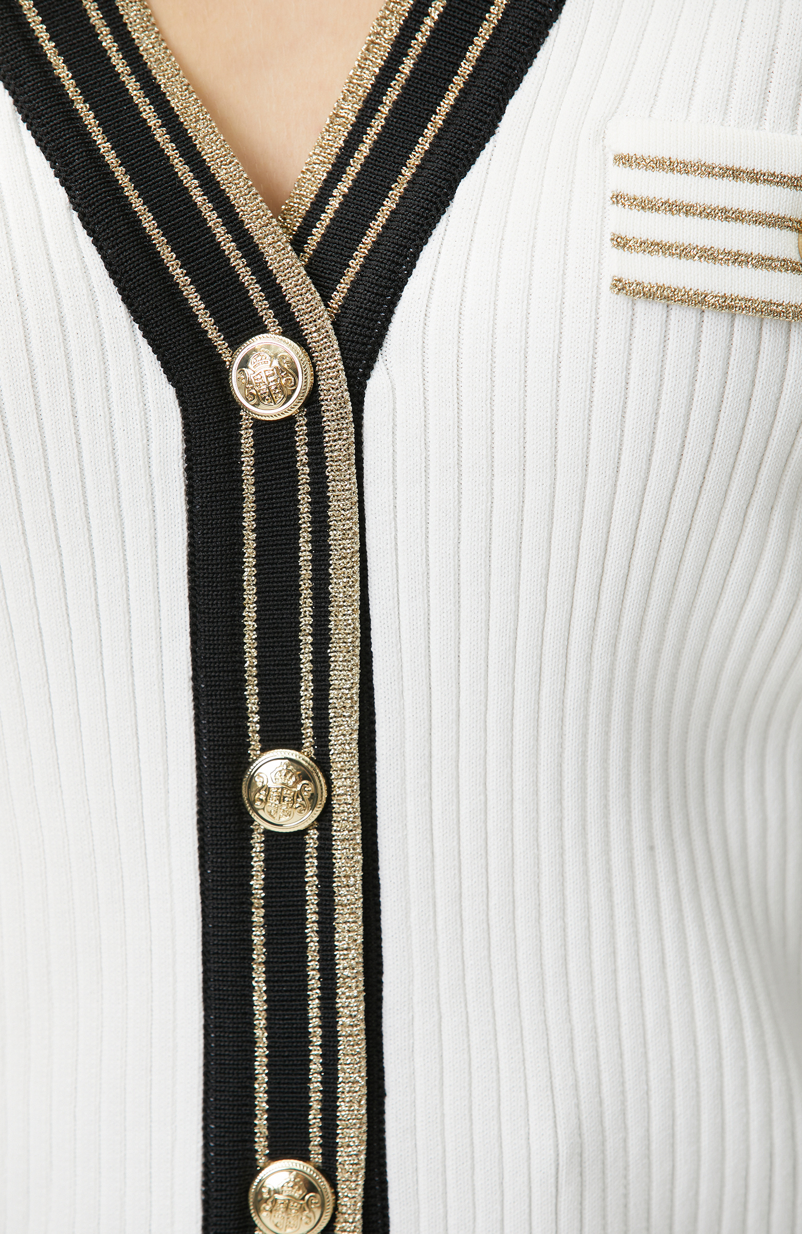 Siyah Kırık Beyaz V Yaka Vatkalı Triko Ceket