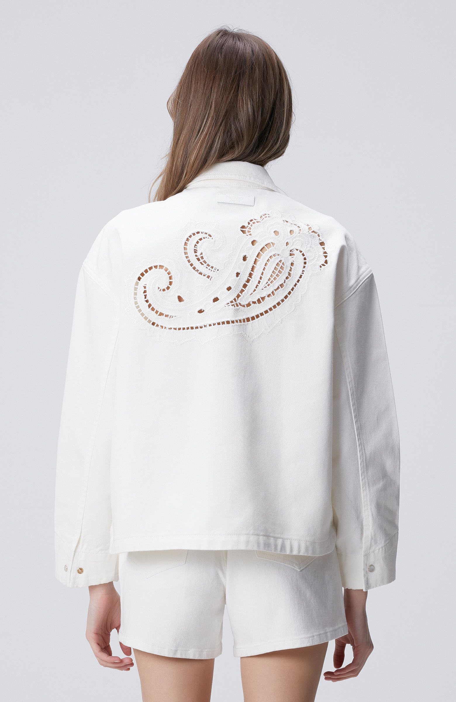 Kırık Beyaz Nakışlı Taşlı Denim Gömlek