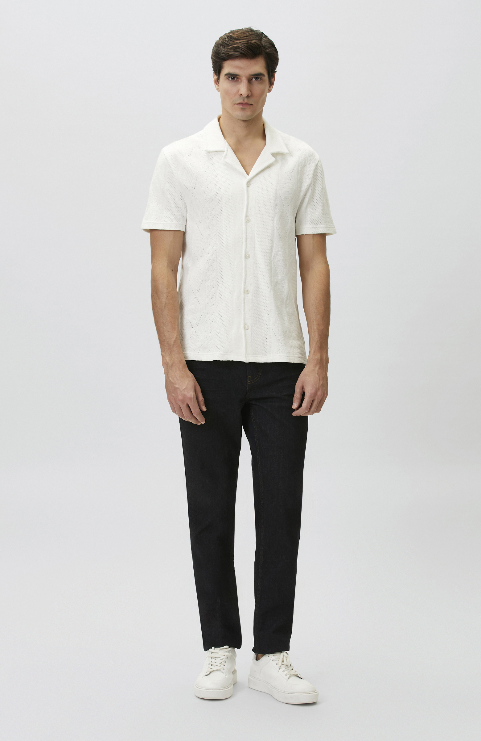 Kırık Beyaz Ajurlu Örme Gömlek