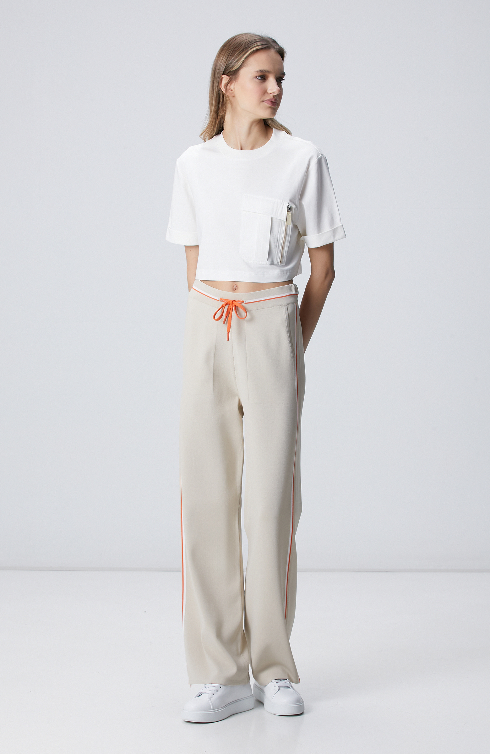 N-Tech Kırık Beyaz Garni Detaylı T-shirt