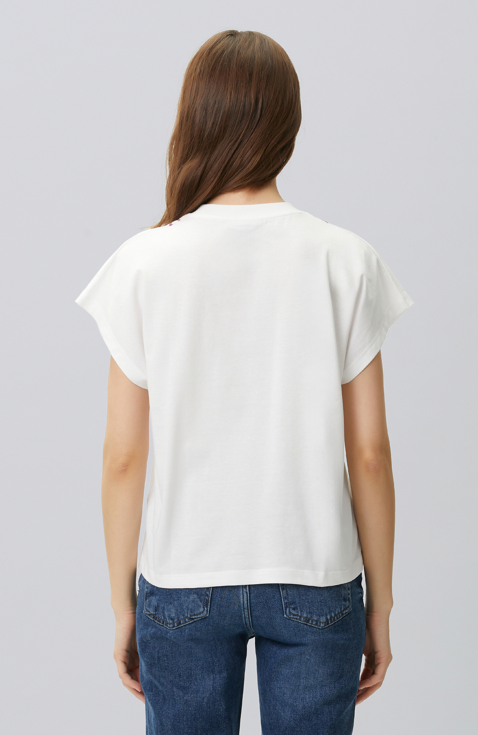 Kırık Beyaz Yaka Baskı Detaylı T-shirt