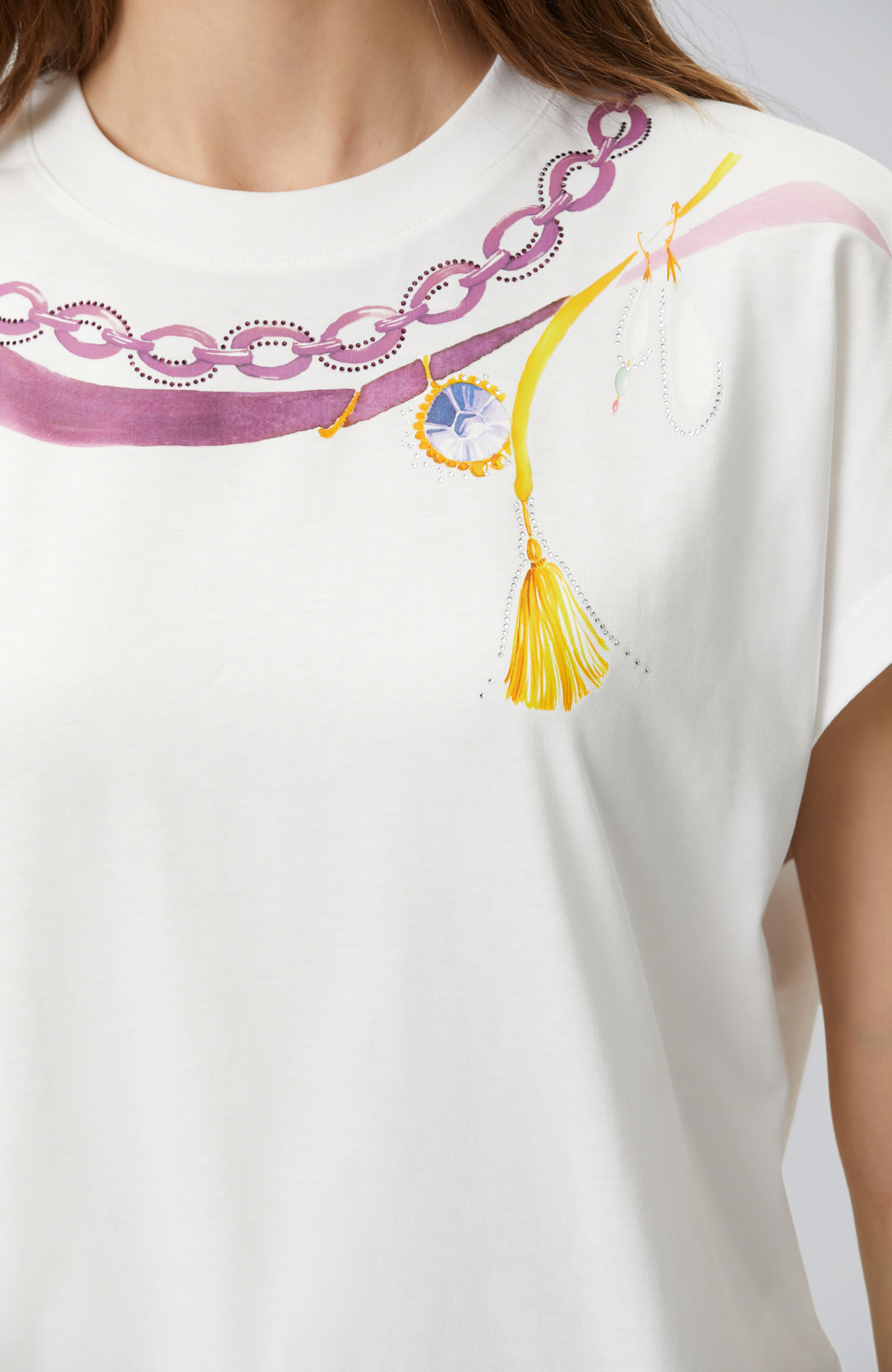 Kırık Beyaz Yaka Baskı Detaylı T-shirt