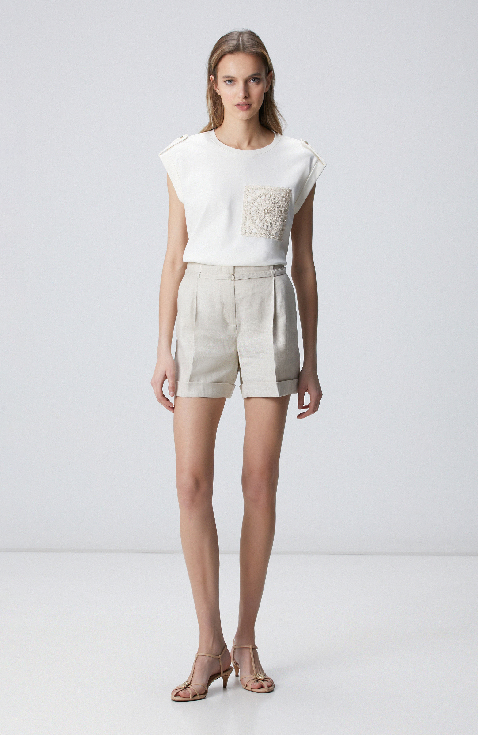 Kırık Beyaz Boncuk İşleme Cep Detaylı T-shirt