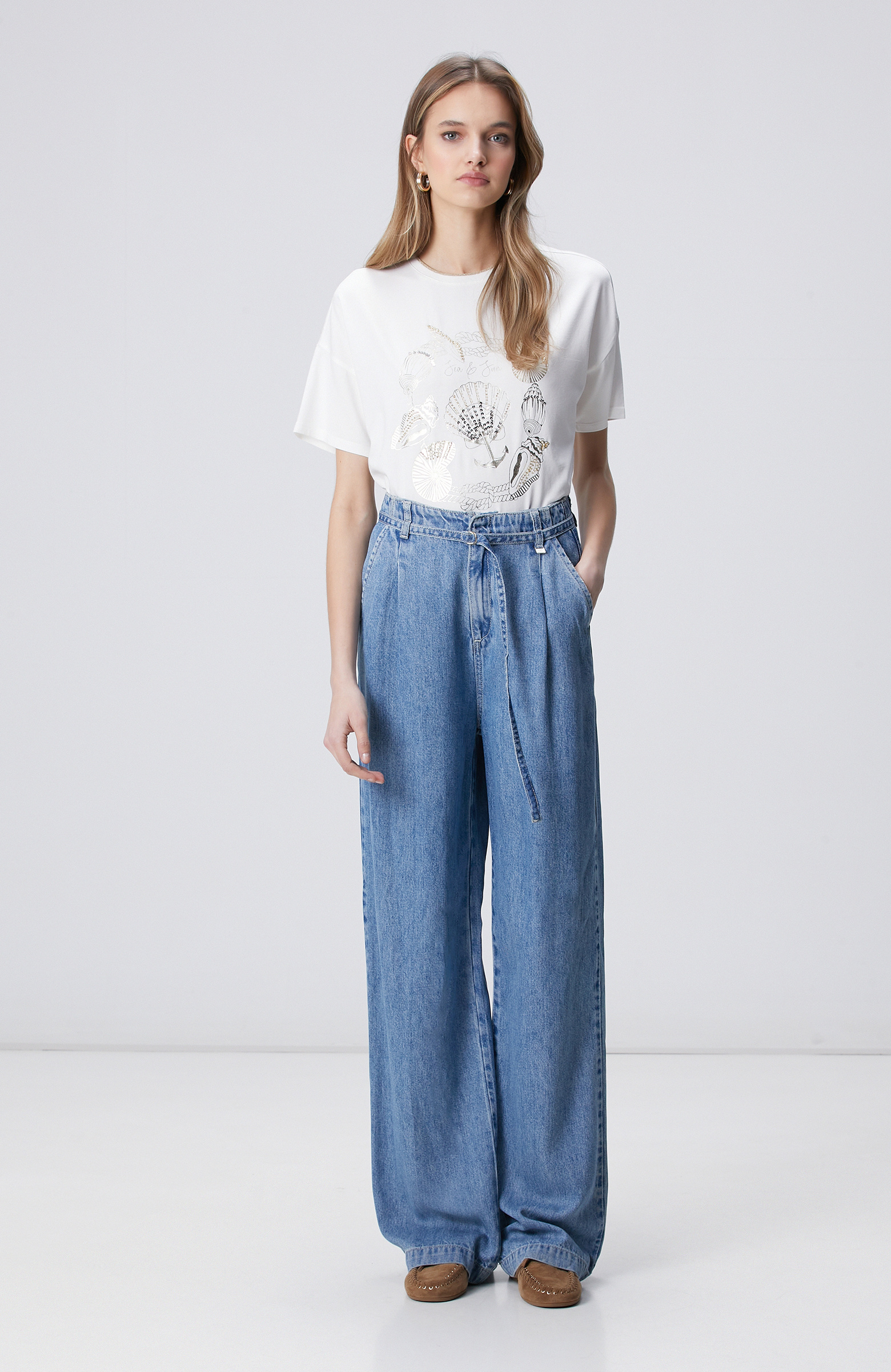 Kırık Beyaz Ön Beden Baskılı T-shirt