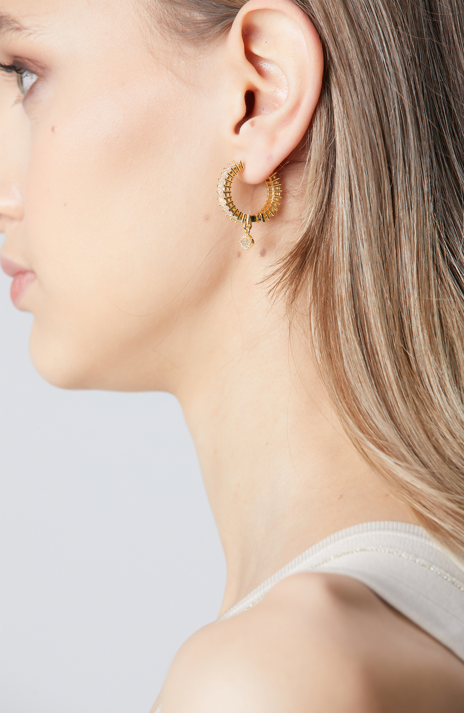 Gold Taşlı Kadın Halka Küpe