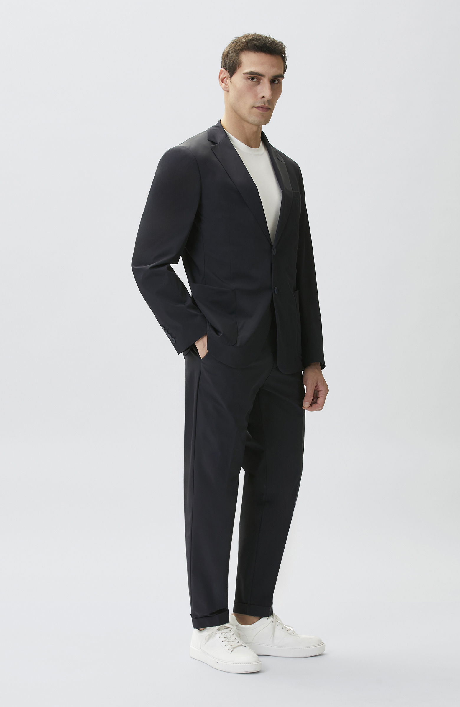 SUIT