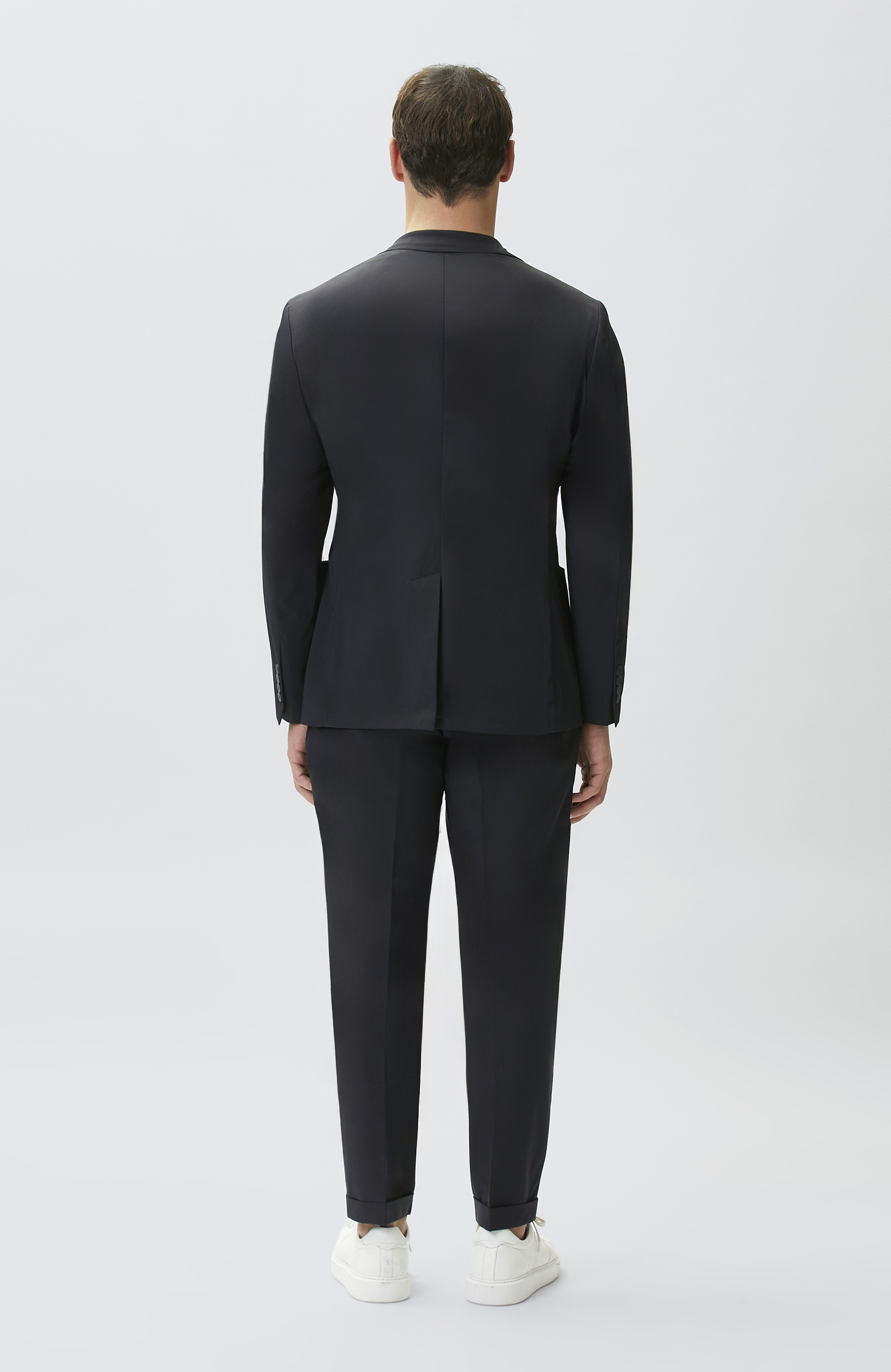 SUIT