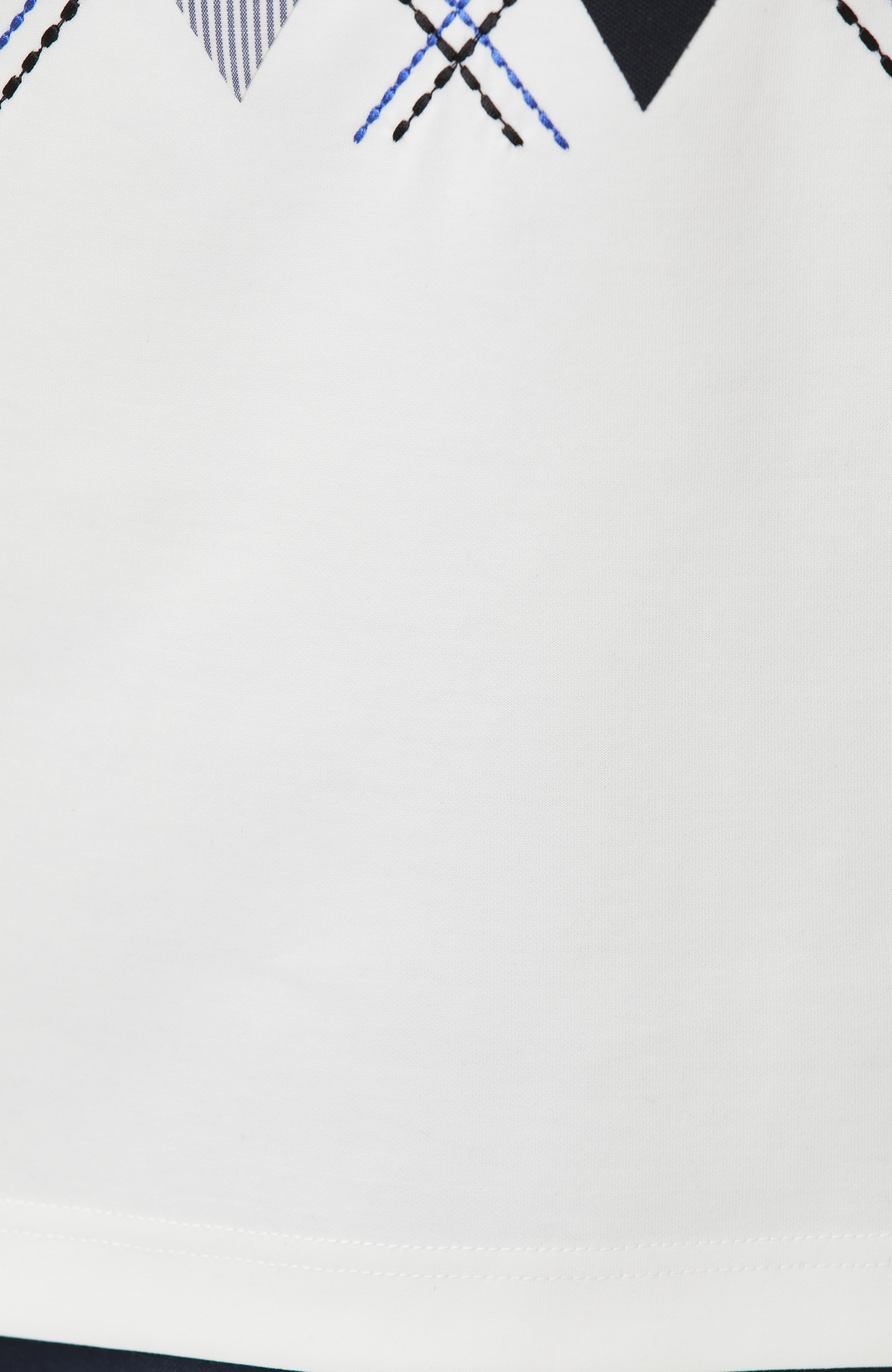 Beyaz Nakışlı T-shirt