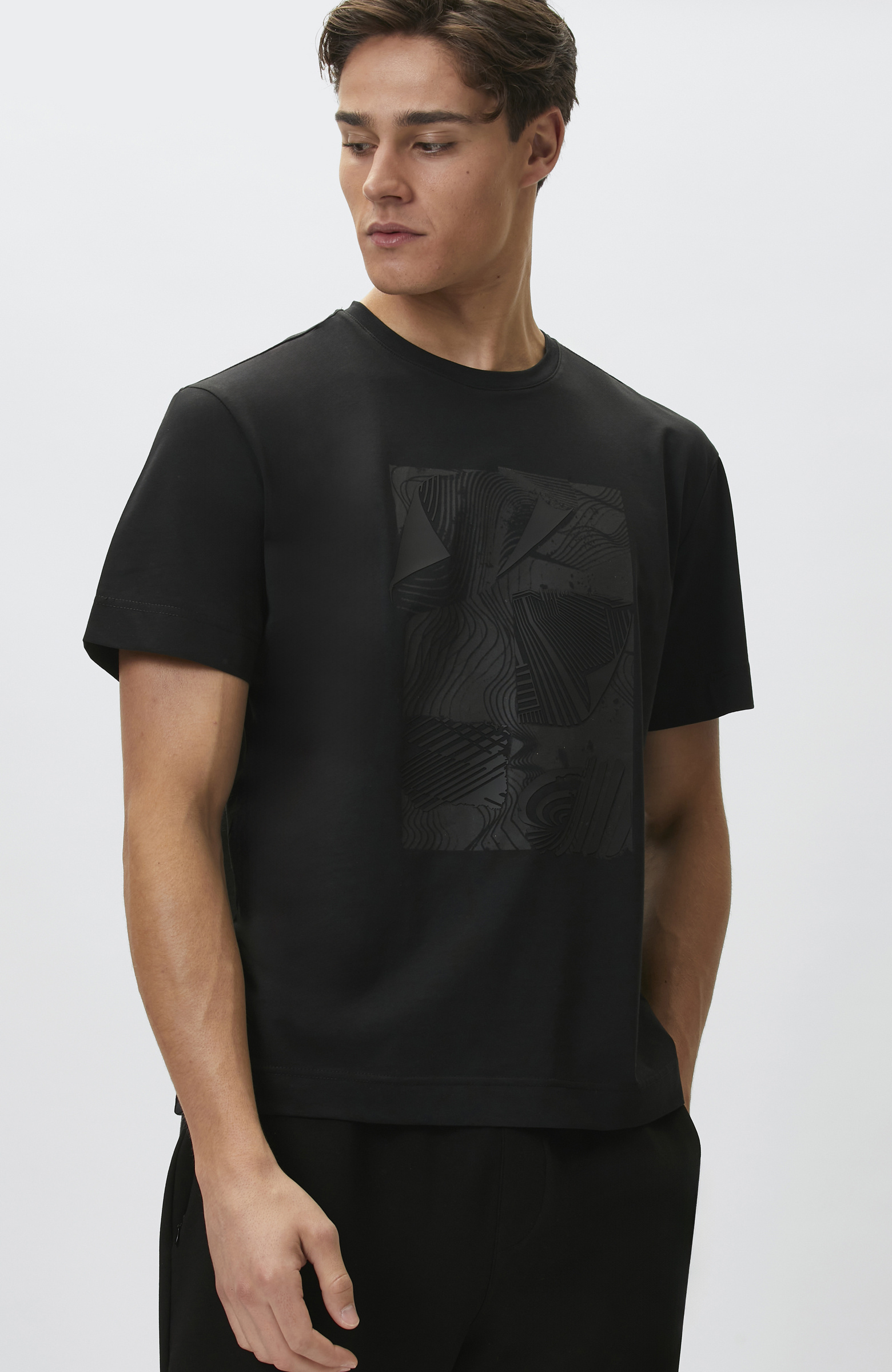 Siyah Enjeksiyon Baskılı T-shirt