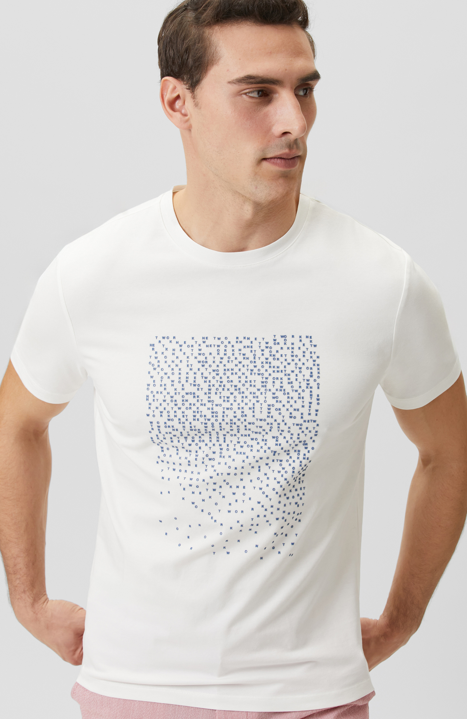 Beyaz Network Mini Harf Baskılı T-shirt