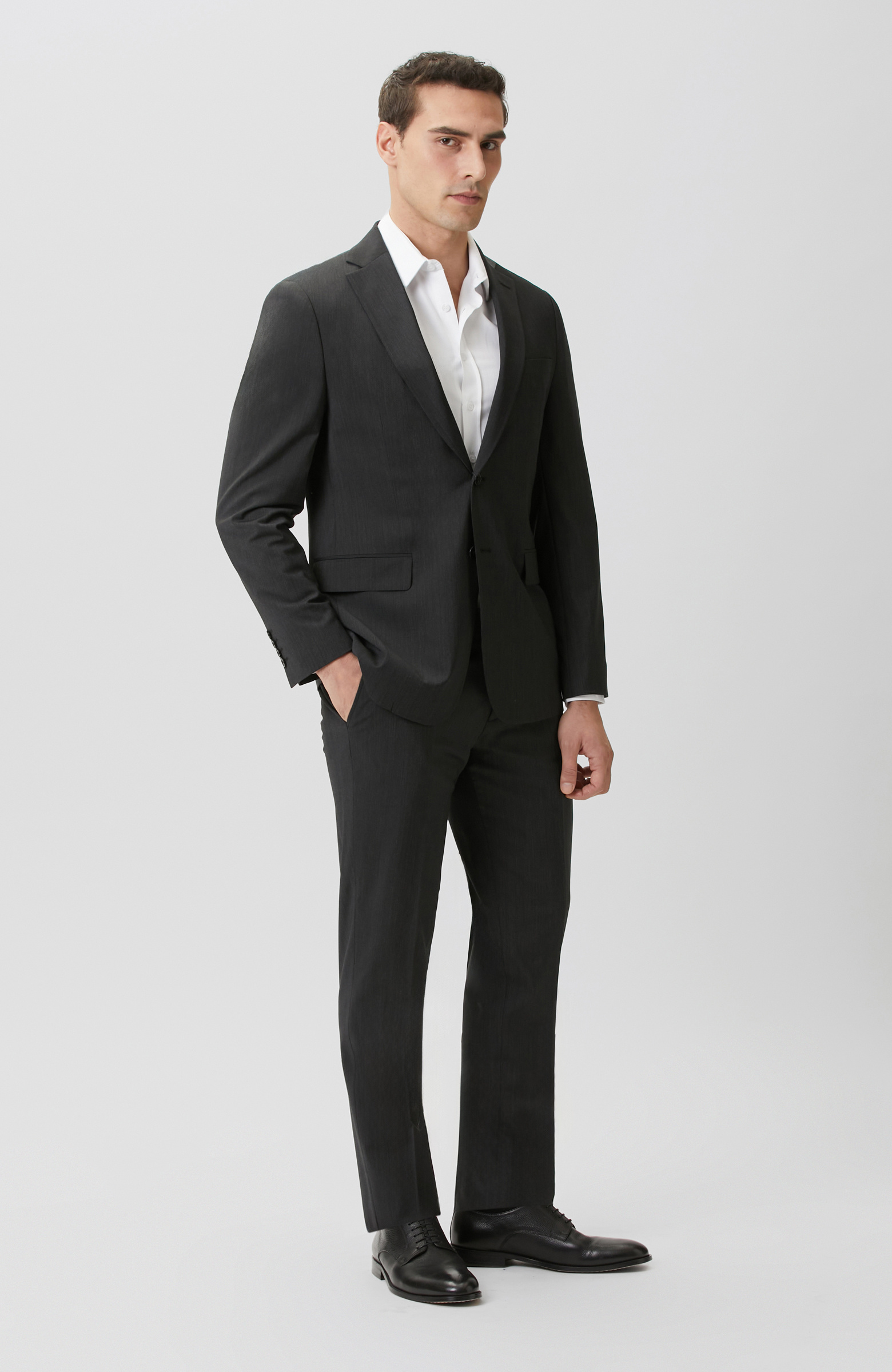 Siyah Çizgili Yün Karışımlı Takım Elbise