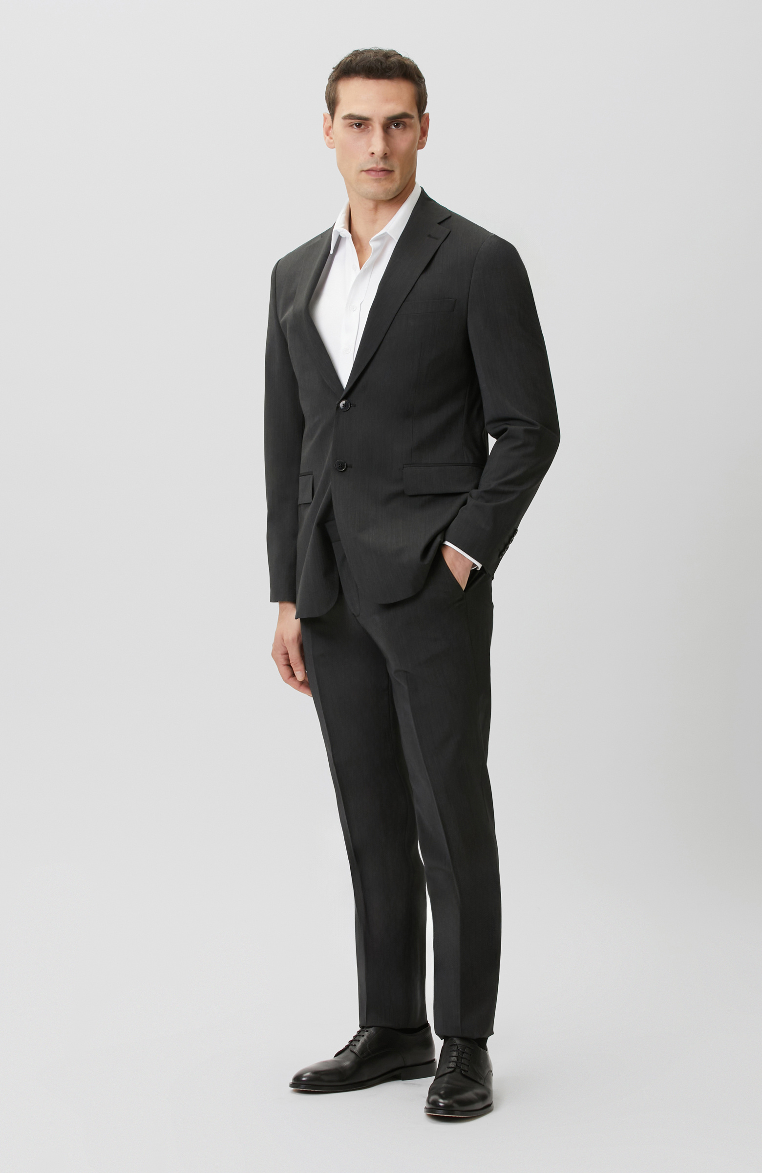 Siyah Çizgili Yün Karışımlı Takım Elbise