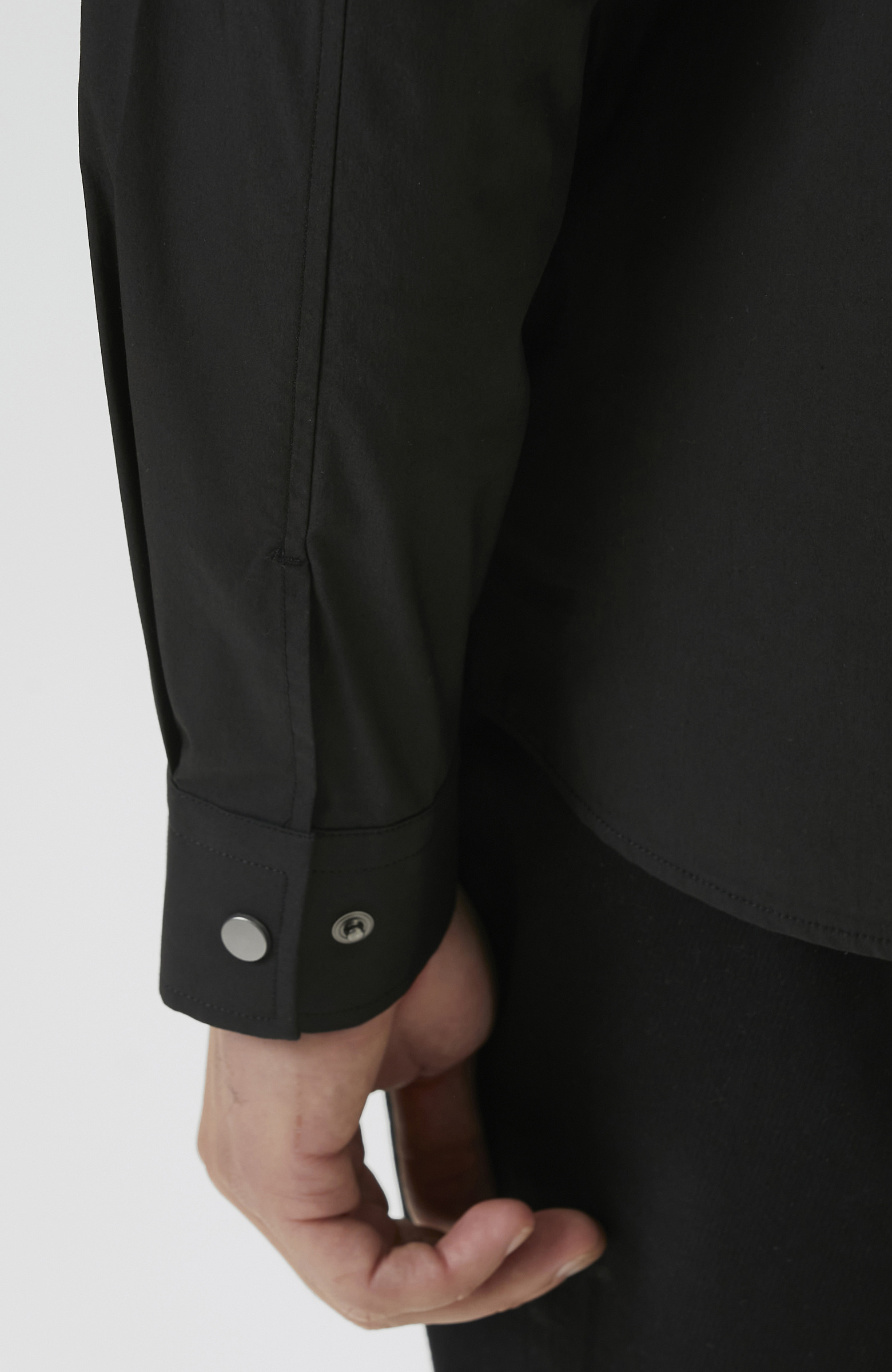 Siyah Çıtçıtlı Dış Gömlek