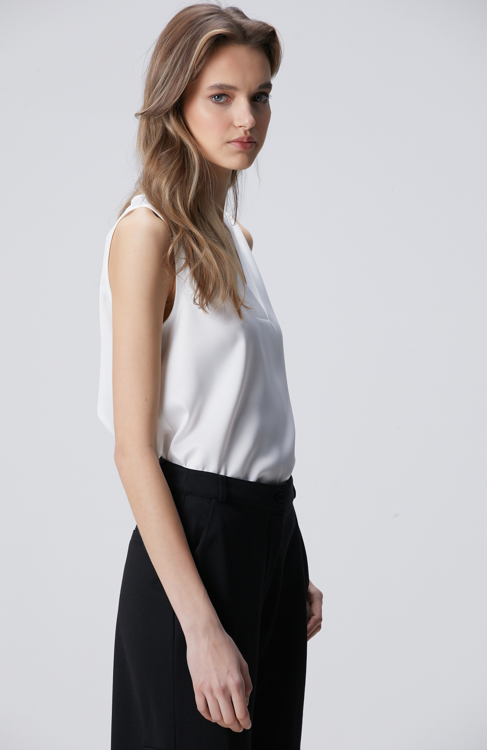 Kırık Beyaz Kalın Askılı Basic Bluz