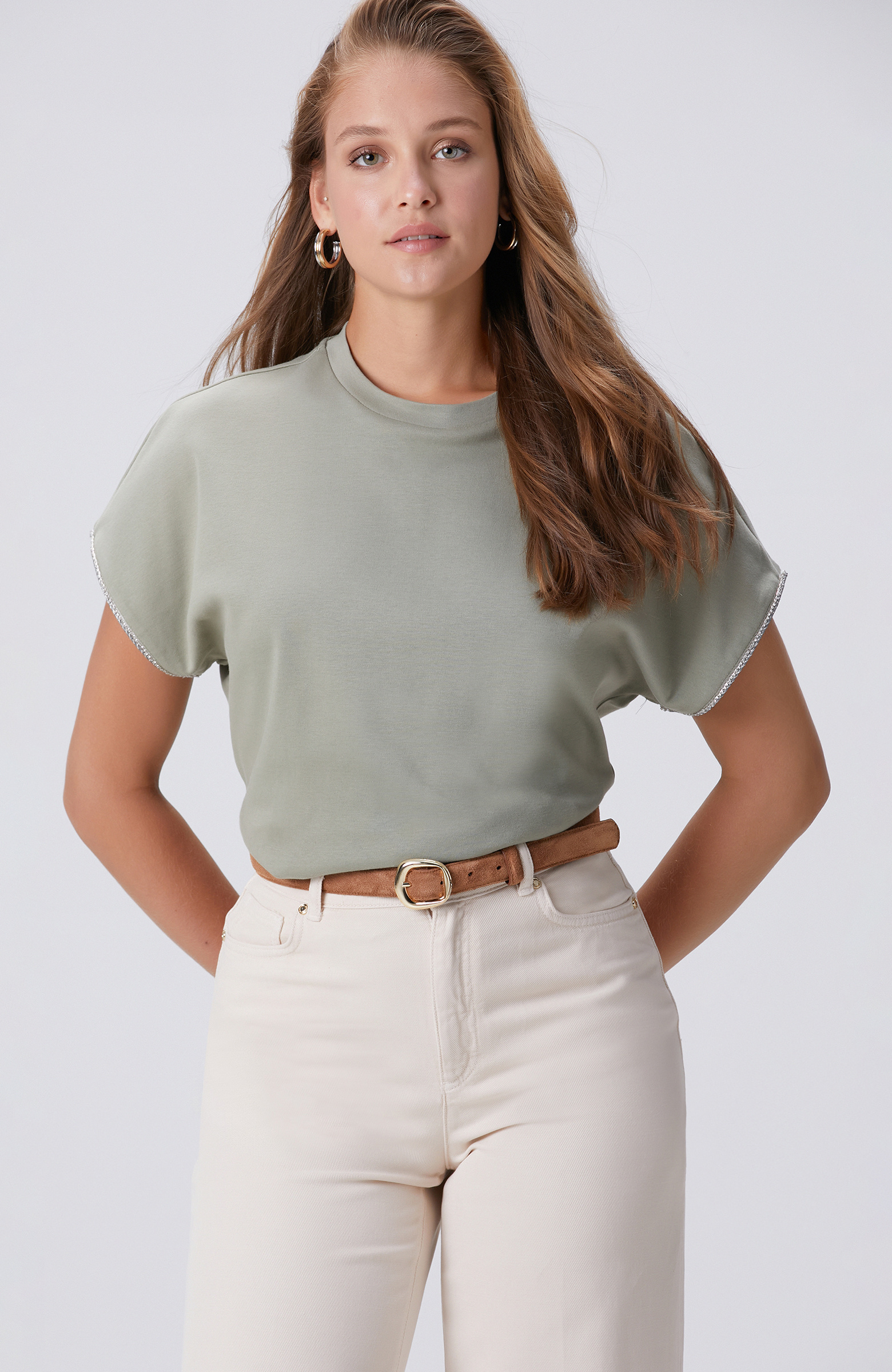 Haki Kol Ucu Taşlı T-shirt